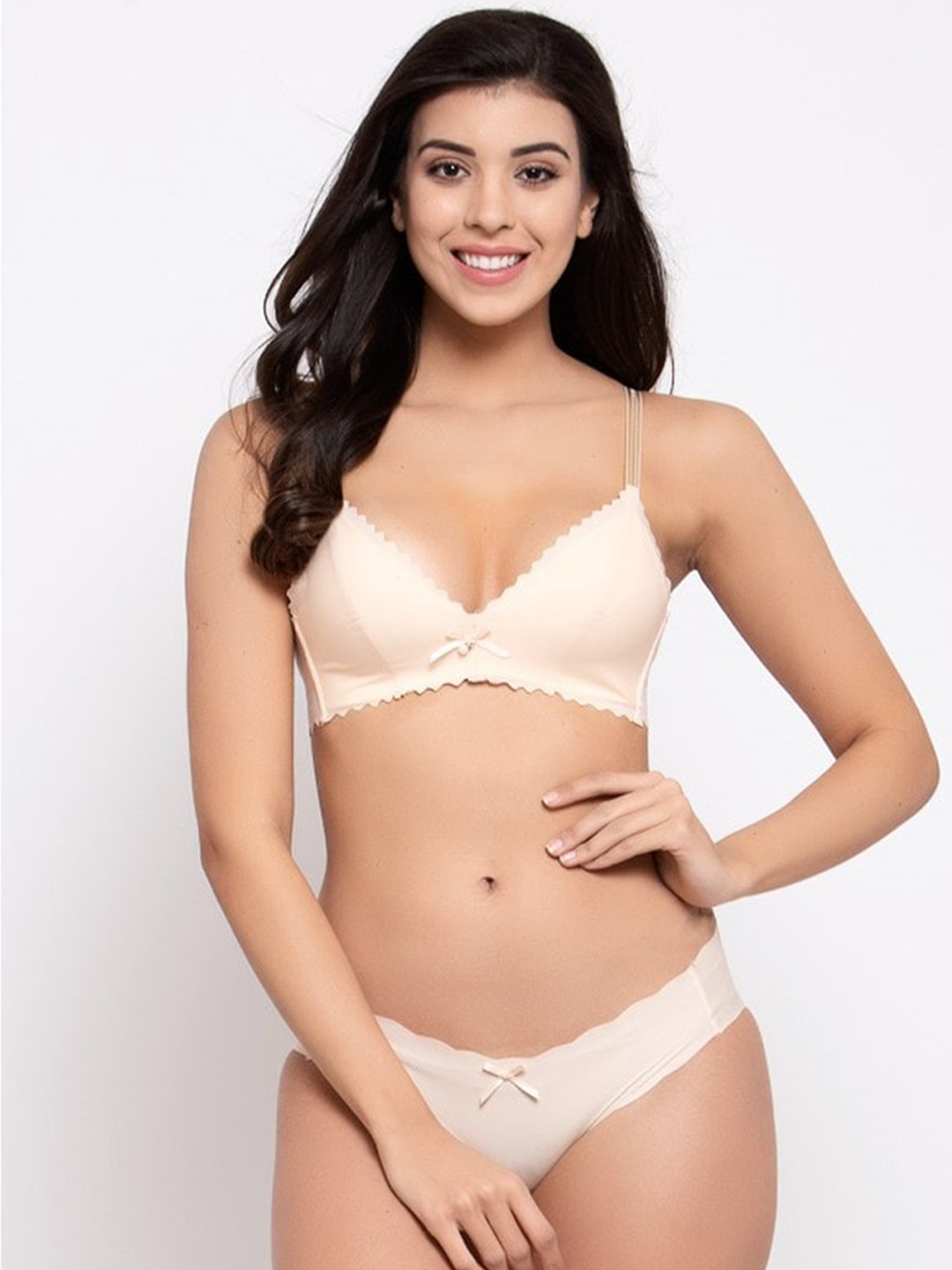 Laceandme Women Cream-Coloured Solid Seamless Lingerie Set 3377