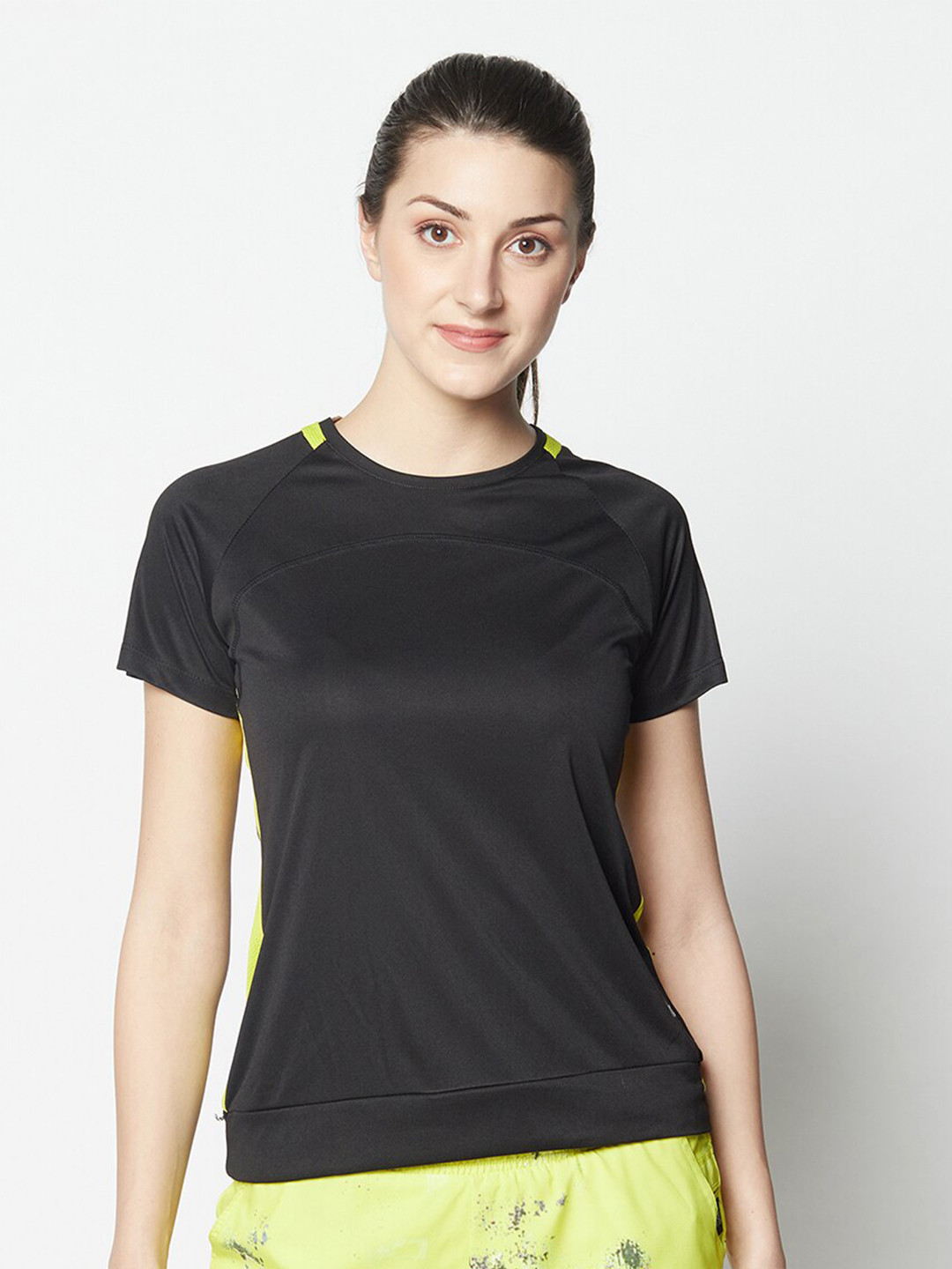 Truerevo Women Black Training or Gym T-shirt