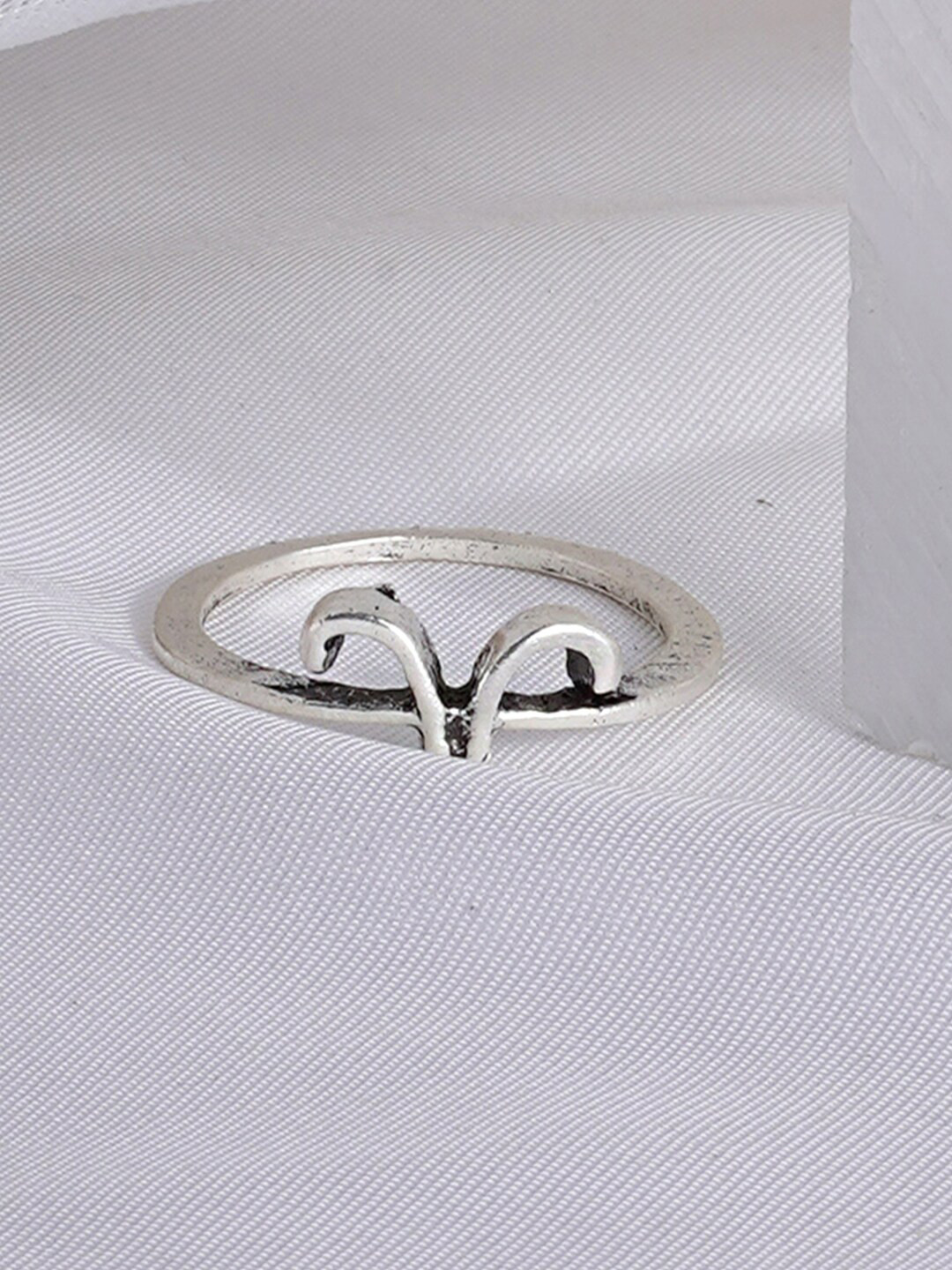 JOKER & WITCH Silver-Plated Aries Zodiac Finger Ring