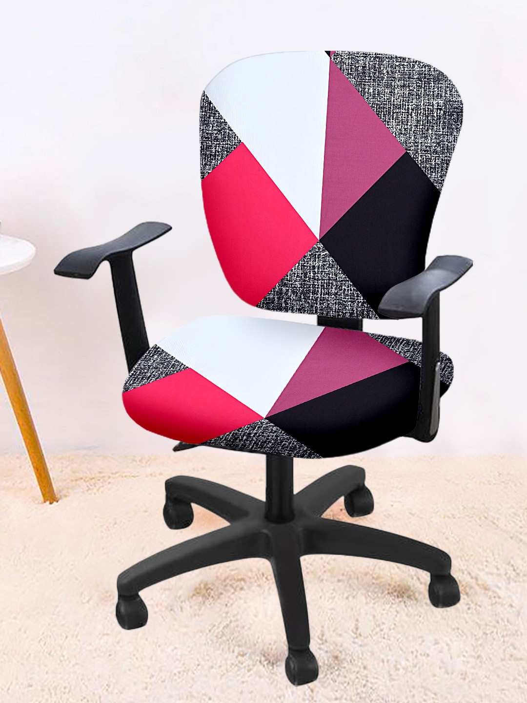 Cortina Set Of 8 Red & White Geometric Print Chair Covers