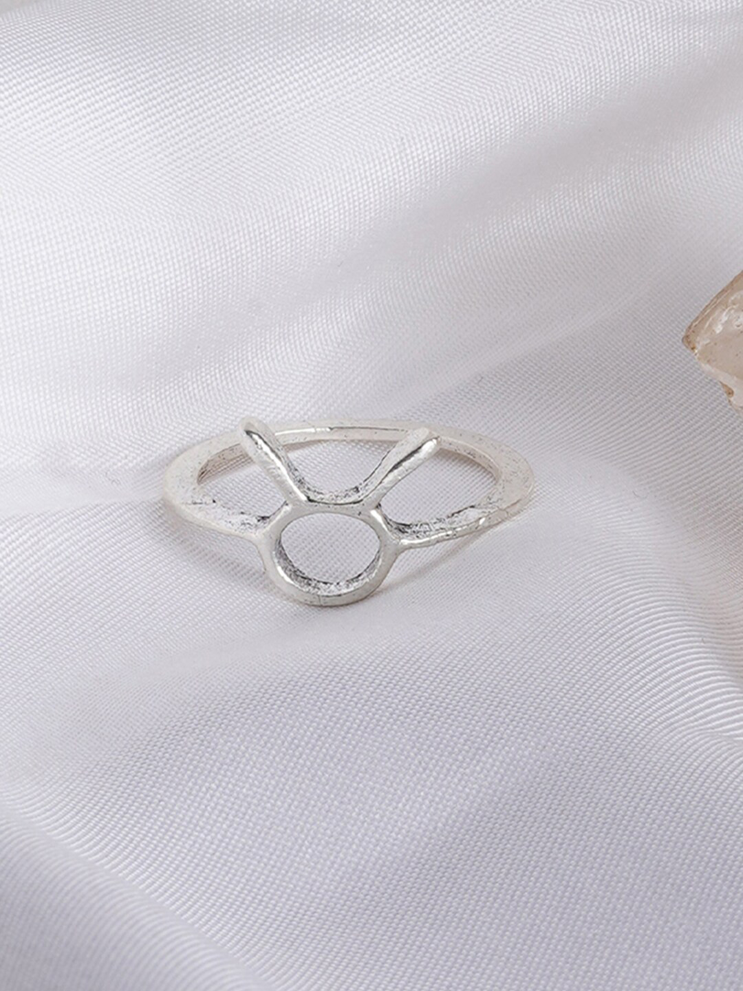JOKER & WITCH Silver-Plated Taurus Zodiac Finger Ring