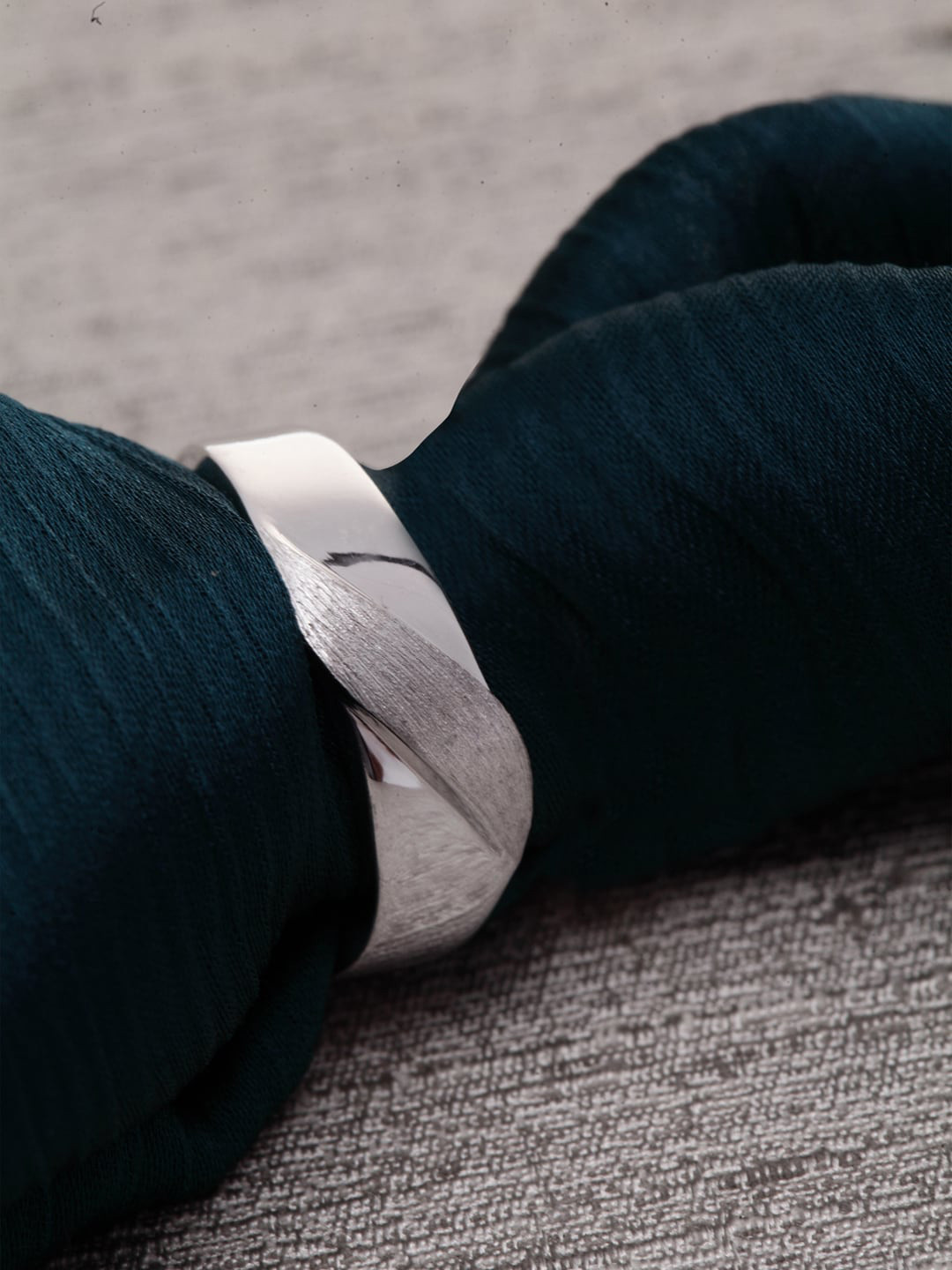 Clara Men Silver-Toned Adjustable Band Finger Ring