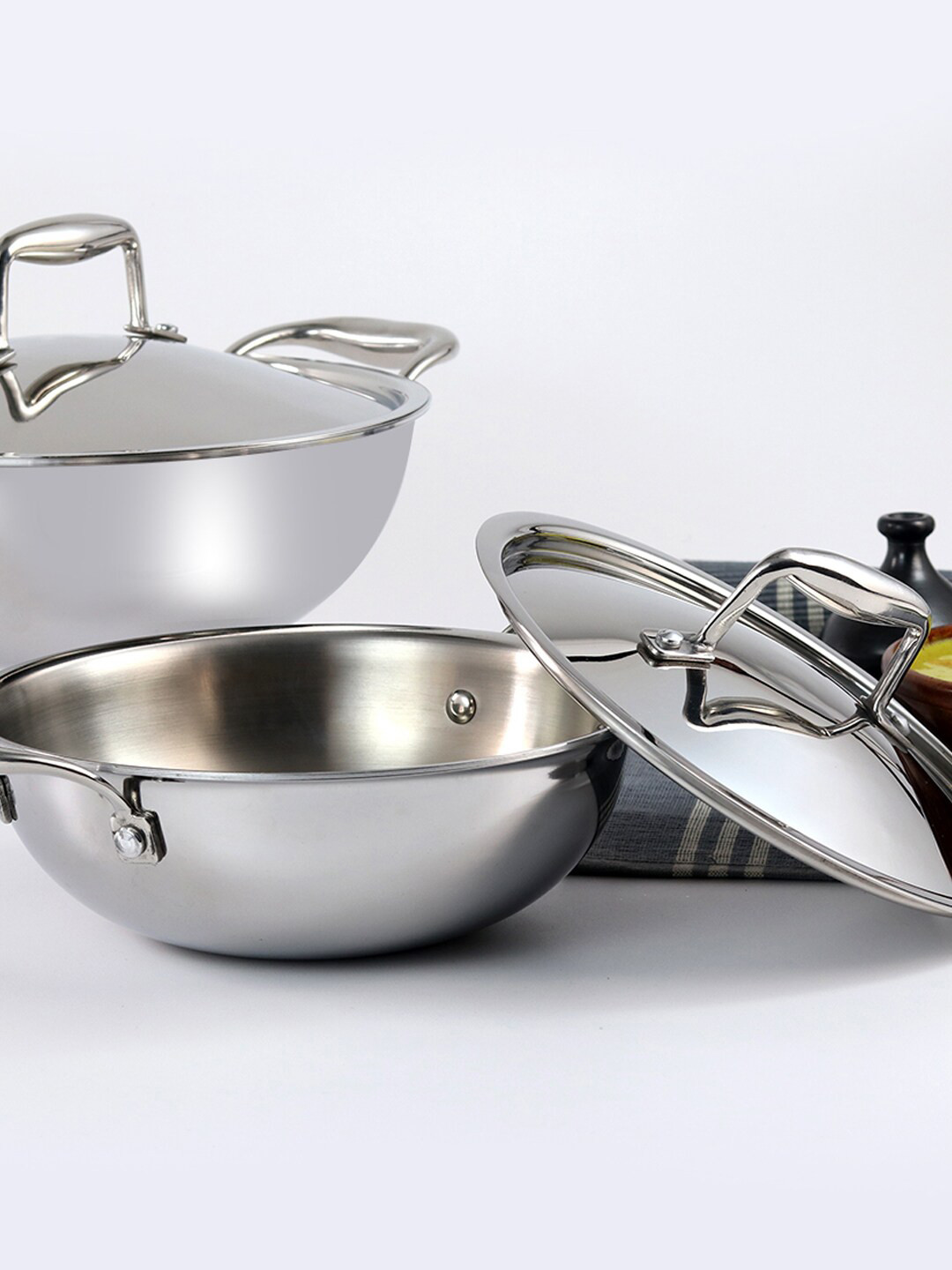 Wonderchef Silver-Toned Solid Stainless Steel Kadhai With Lid