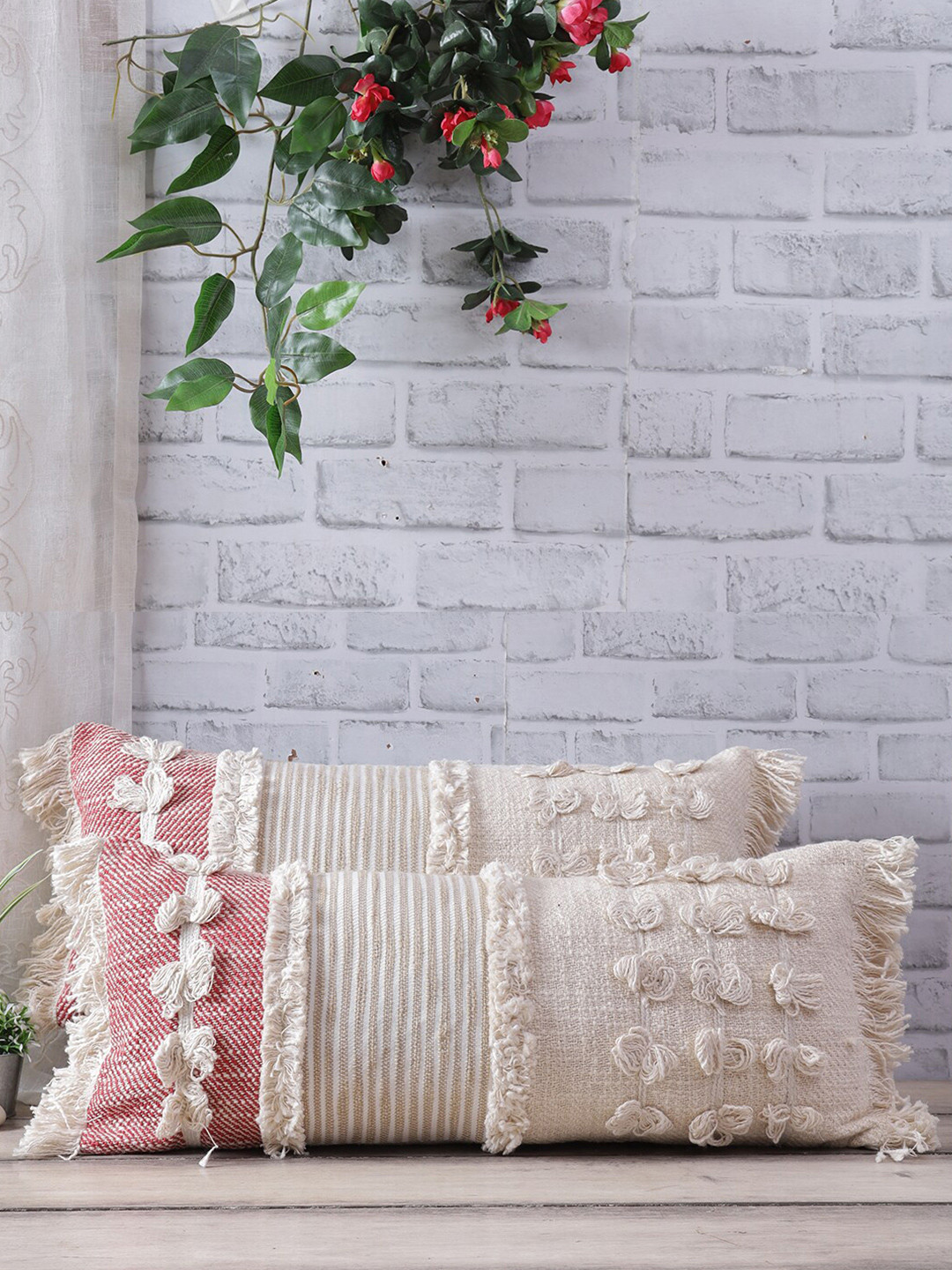 eyda Set Of 2 Off White & Red Tufted Rectangle Cushion Covers