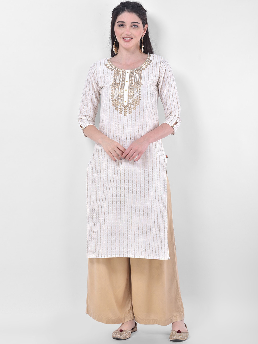 Span Women White Embroidered Flared Sleeves Kurta