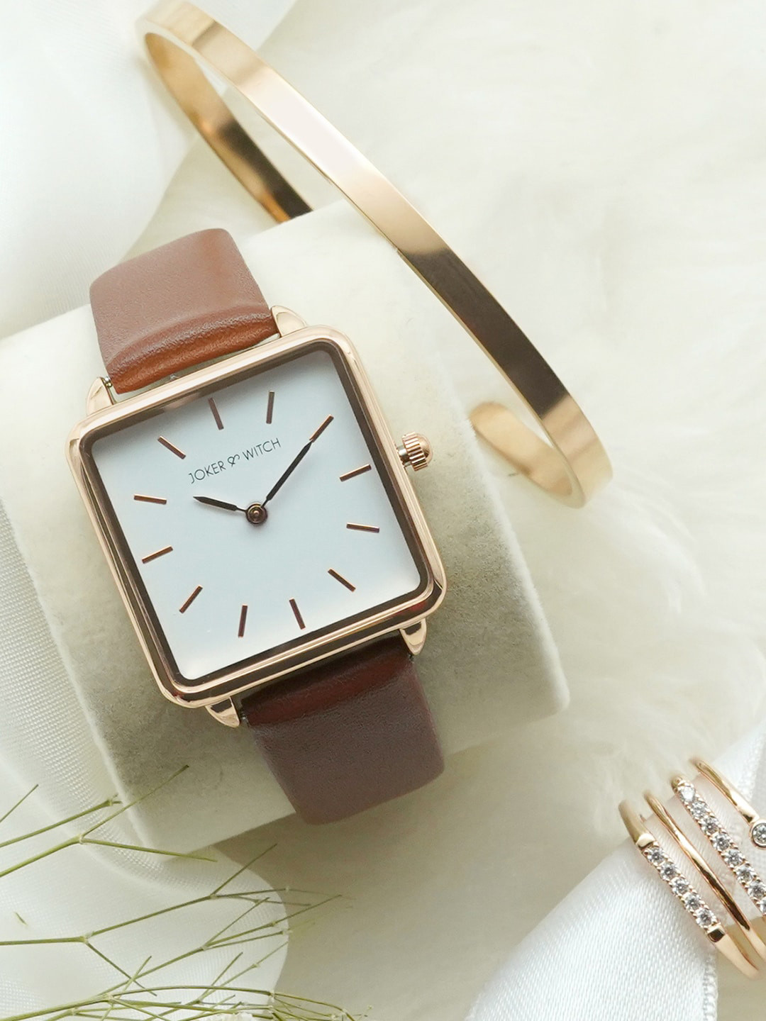 JOKER & WITCH Women White & Rose Gold-Toned Hazelnut Brew Love Triangle Gift Set JWLT232