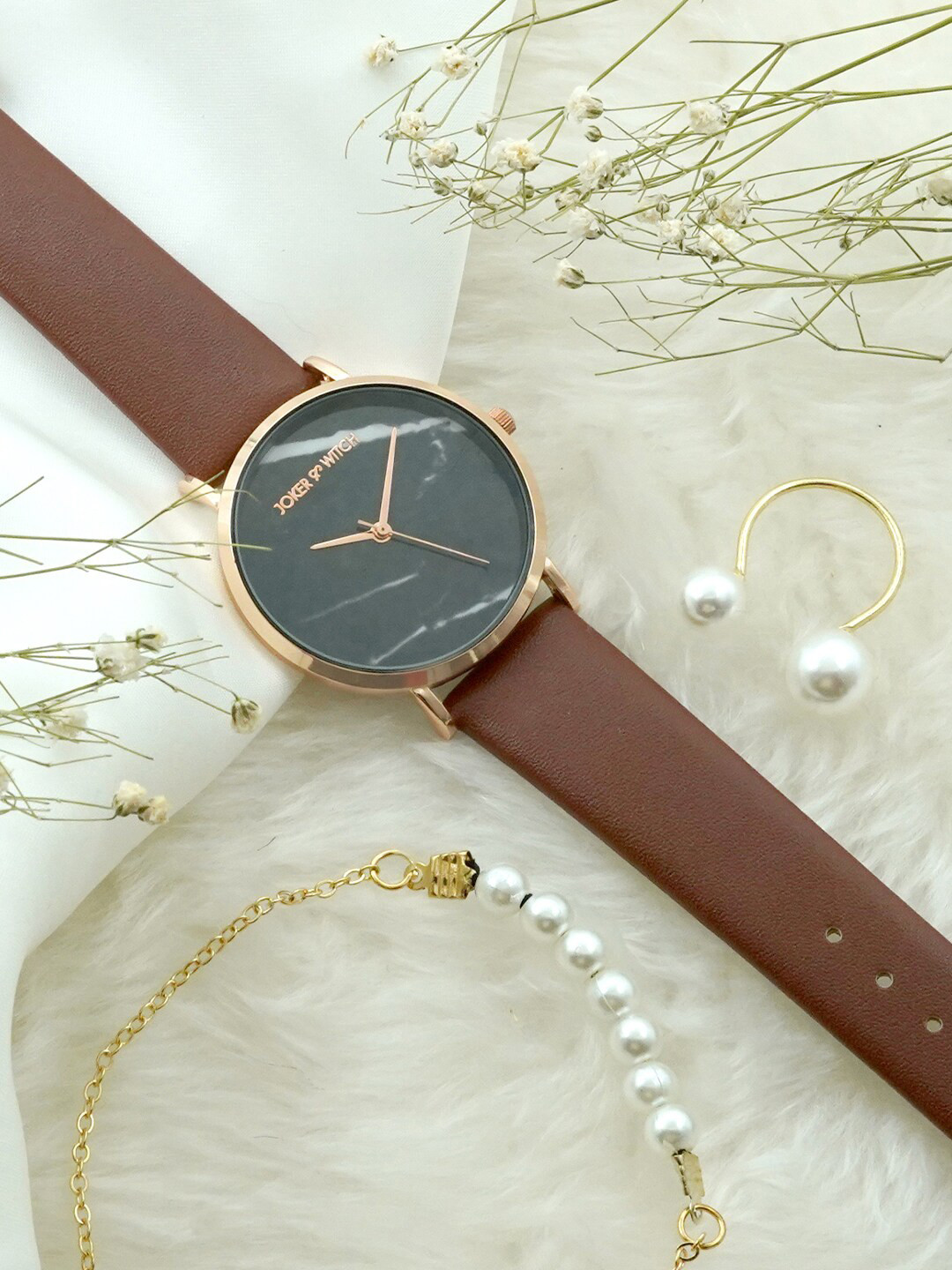 JOKER & WITCH Women Brown & Gold-Toned Coco Bear Love Triangle Watch Gift Set JWLT201