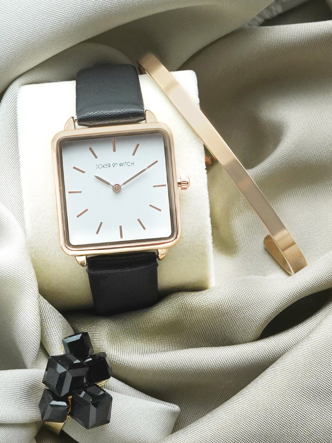 JOKER & WITCH Women White & Black Patina Love Triangle Gift Set JWLT187