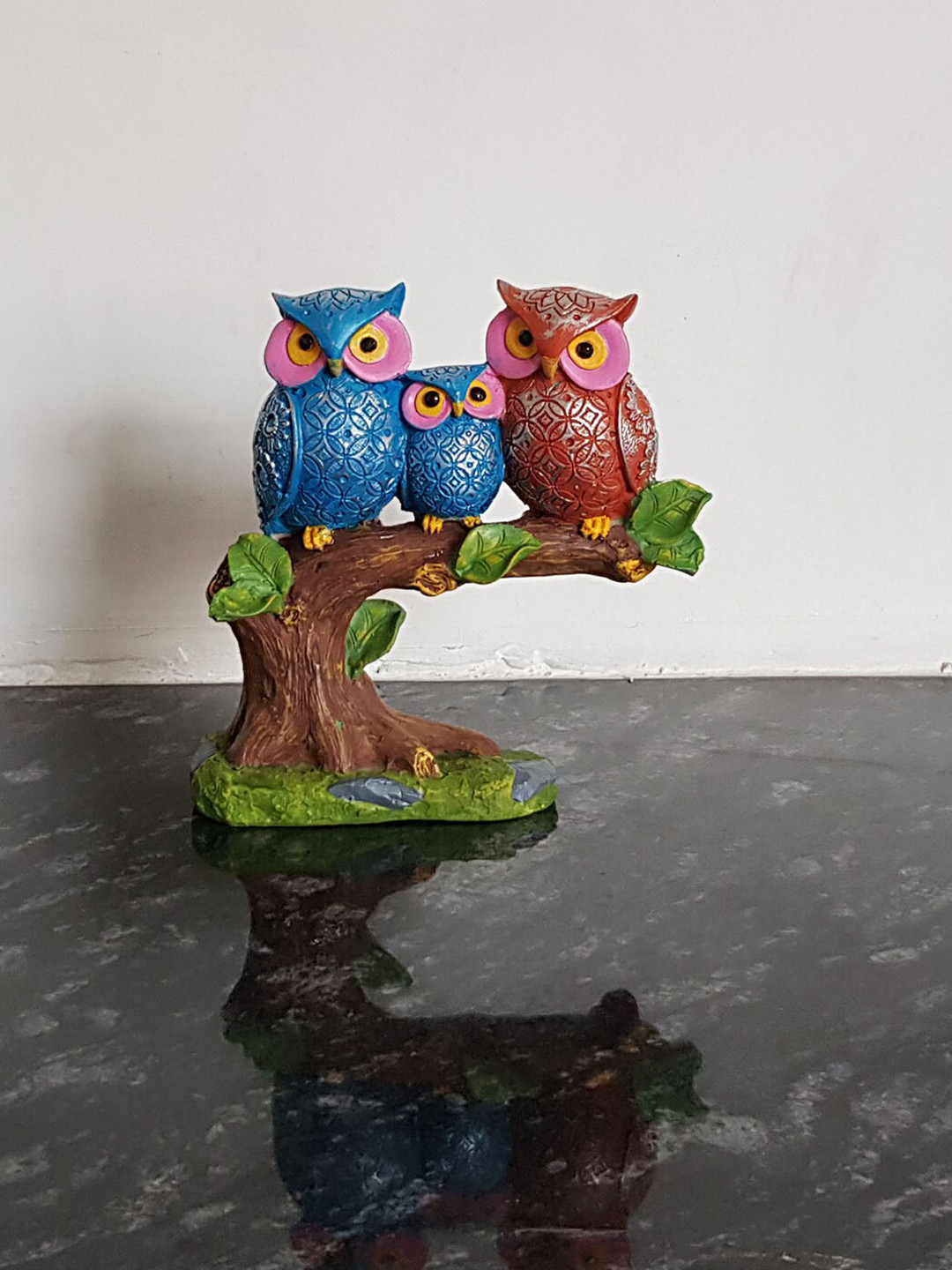 Wonderland Blue & Red Three Owls On A Branch Showpiece