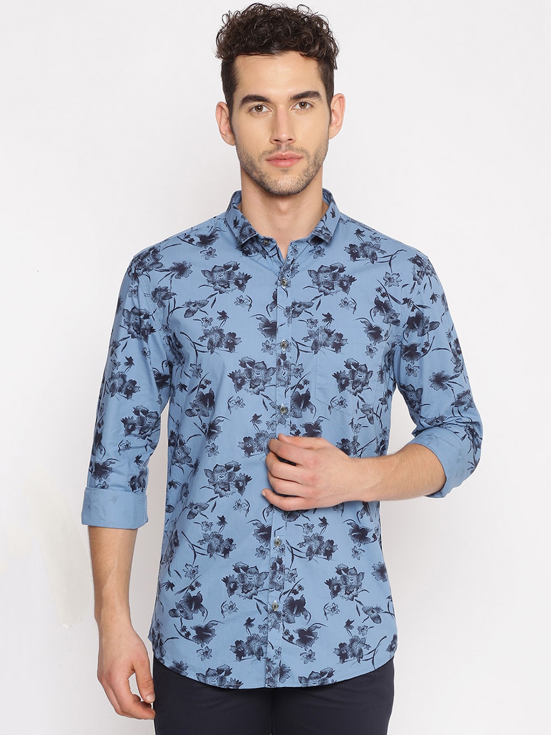 SHOWOFF Men Blue Comfort Slim Fit Floral Printed Casual Shirt