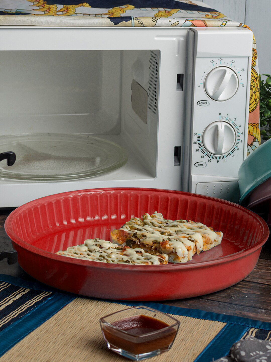 Pasabahce Red Round Tray 3 LTR