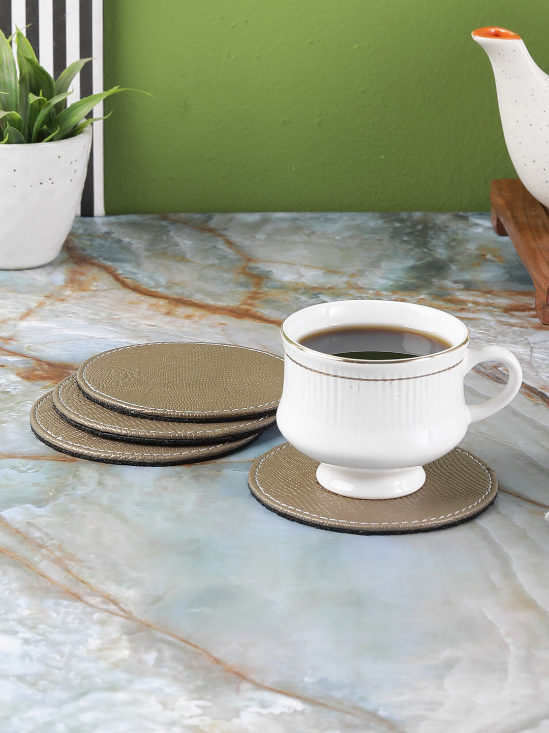 The Decor Mart Set Of 4 Champagne Faux Leather Circular Coasters