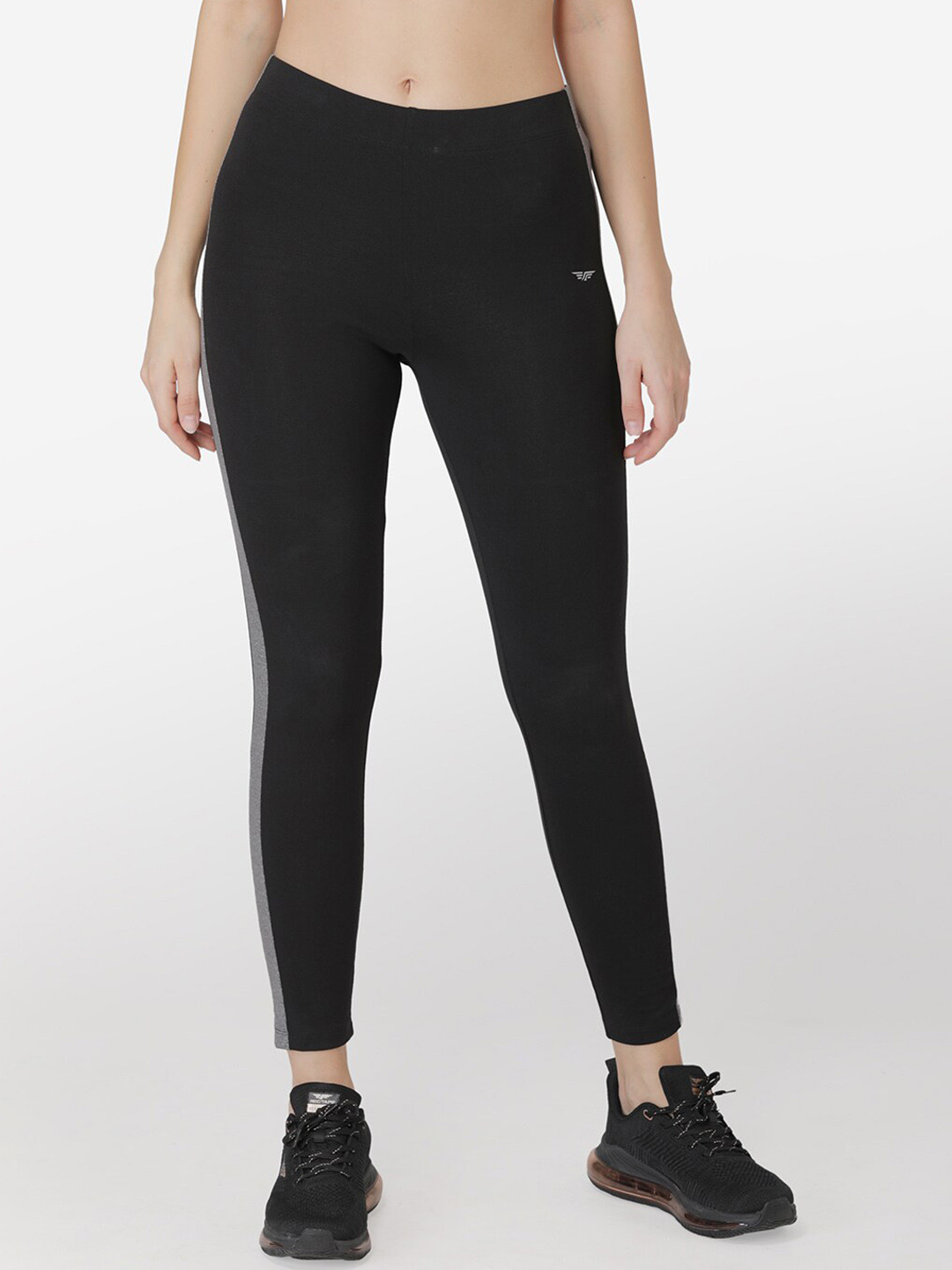 Red Tape Women Black Solid Sports Tights