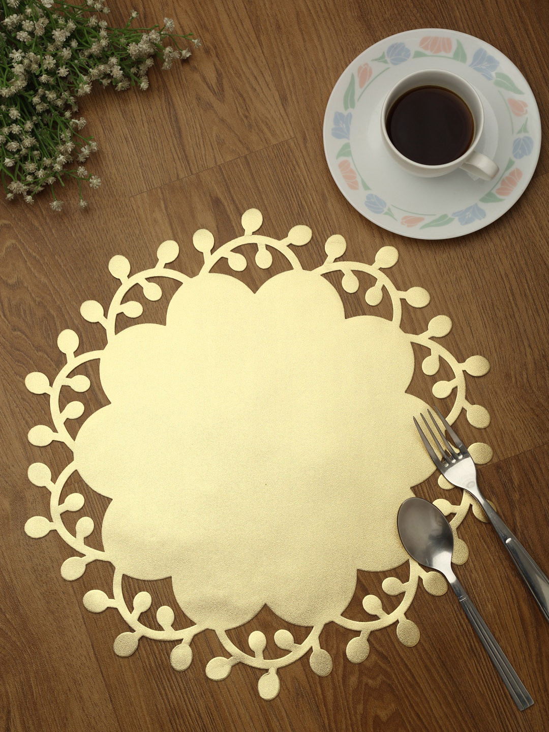 HOSTA HOMES Set Of 6 Gold-Coloured Solid Round-Shaped Placemats