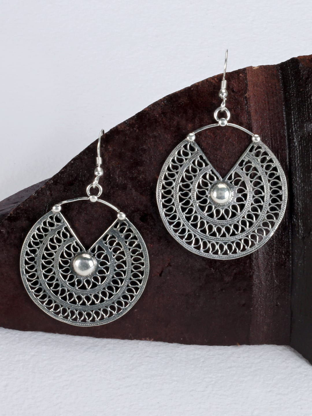 SANGEETA BOOCHRA Silver-Toned Geometric Drop Earrings