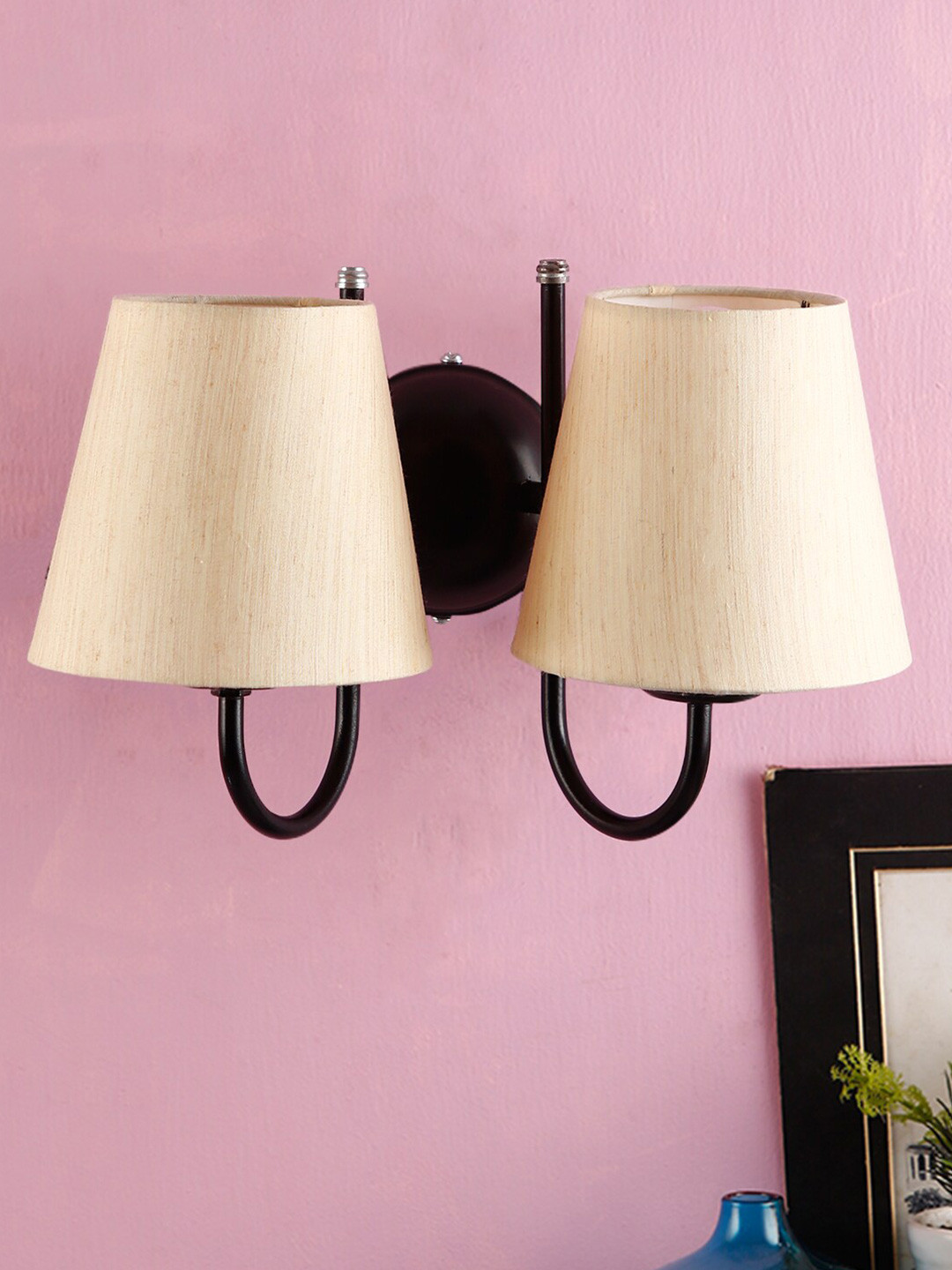 Devansh Off White & Black Traditional Armed Sconce Wall Lamp