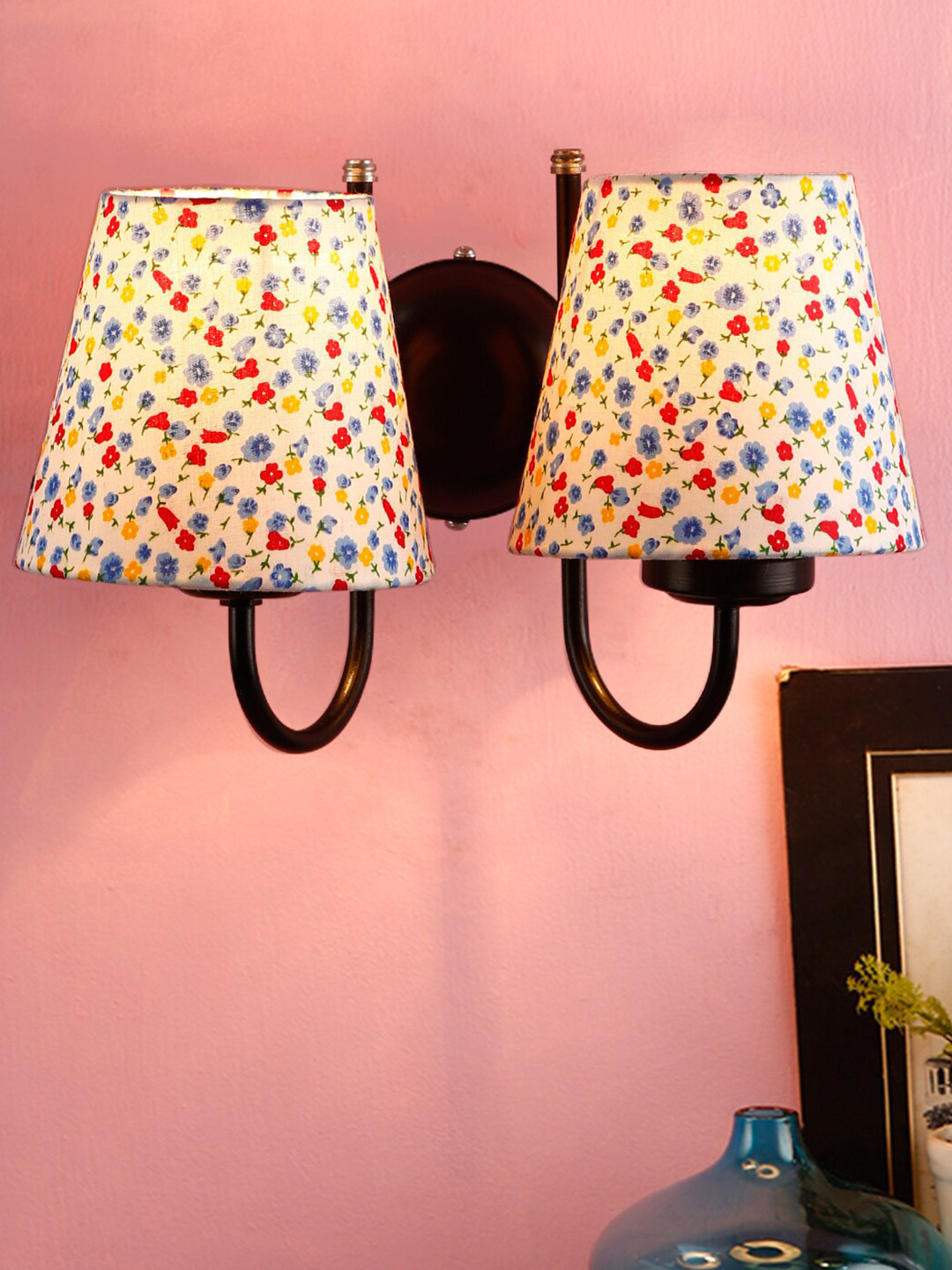 Devansh White & Red Printed Traditional Armed Sconce Wall Lamp