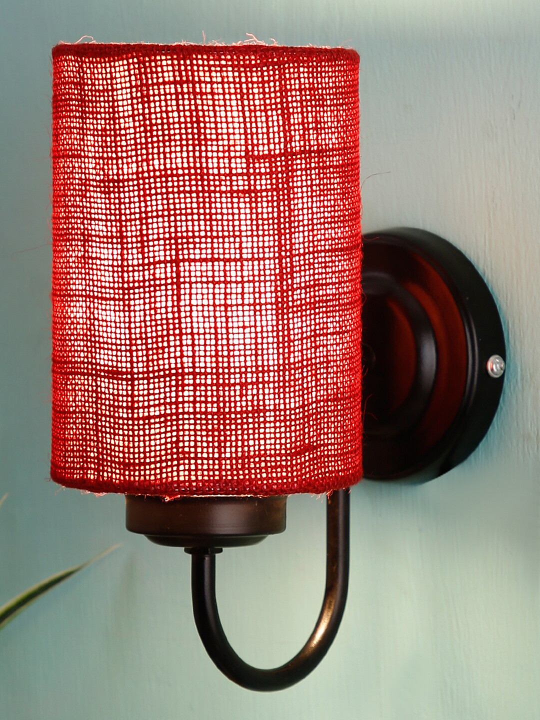 Devansh Maroon Traditional Wallchiere with Shade