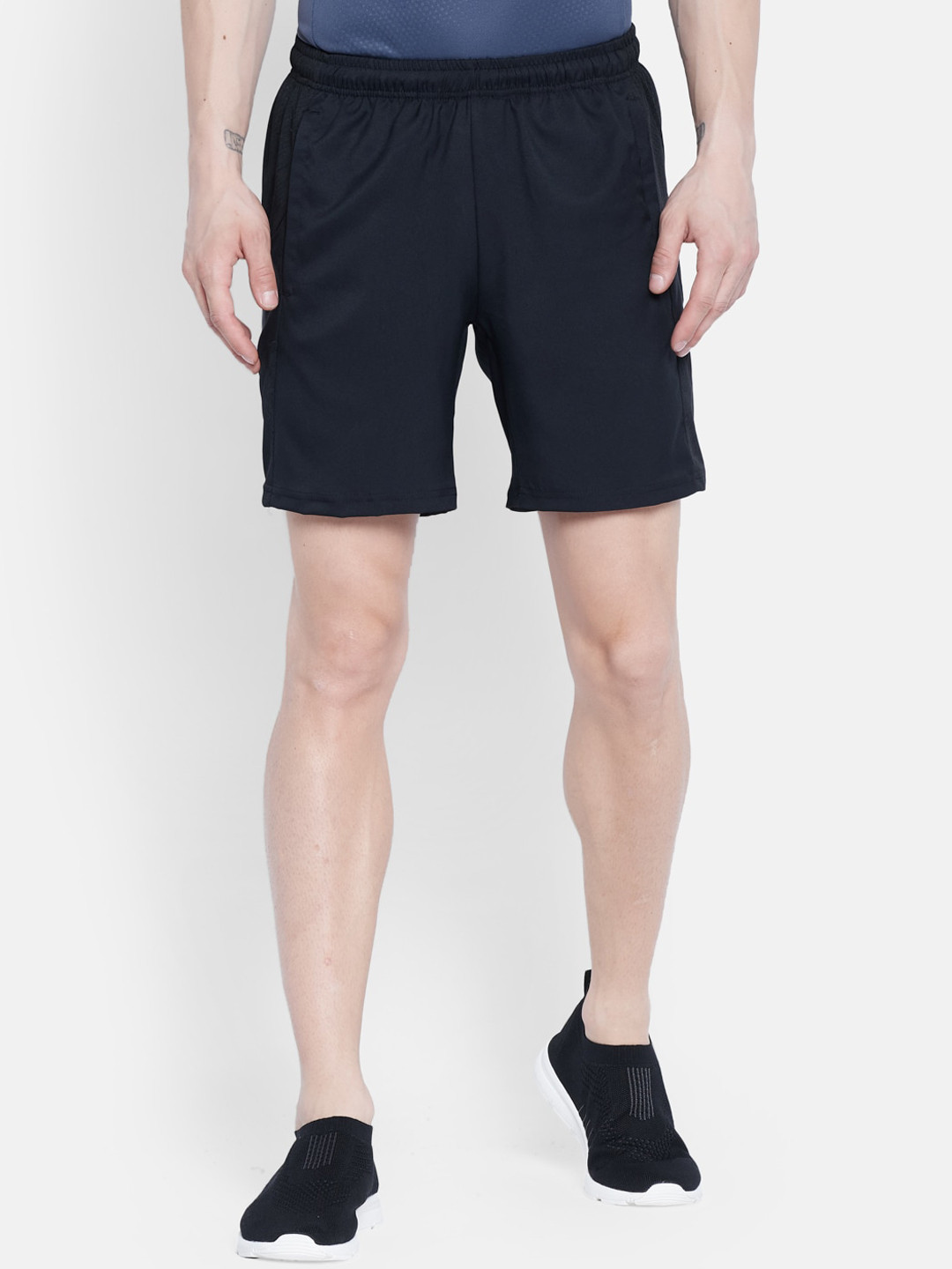 rock it Men Black Mid-Rise Sports Shorts