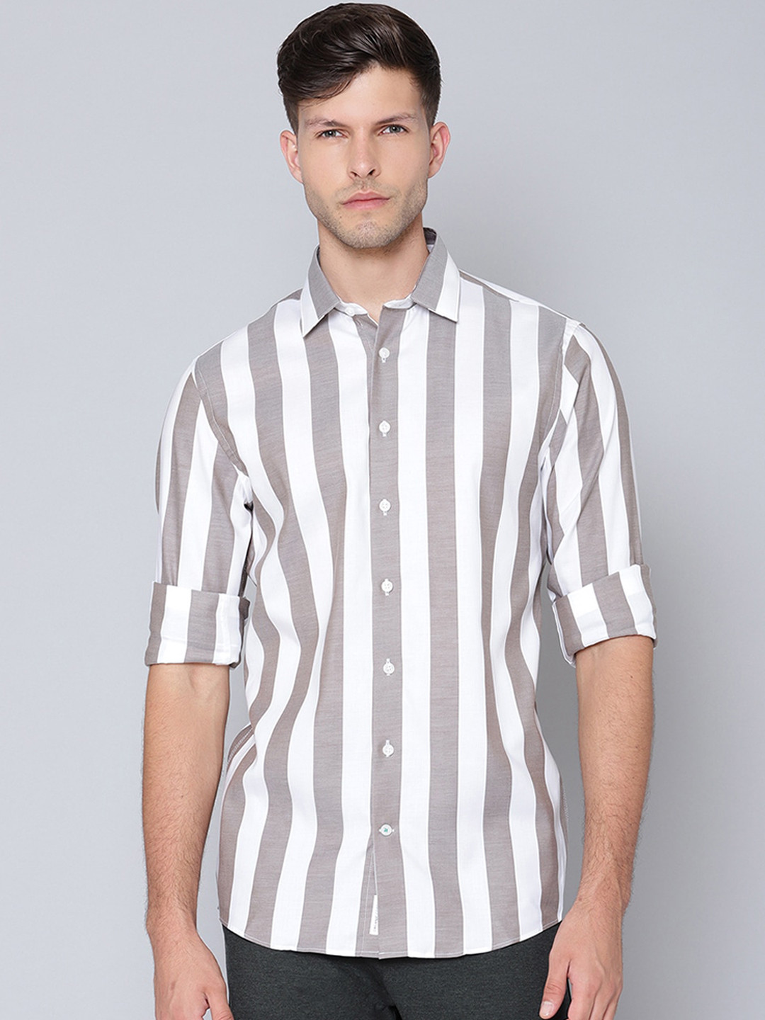 LINDBERGH Men Grey Slim Fit Vertical Striped Casual Shirt