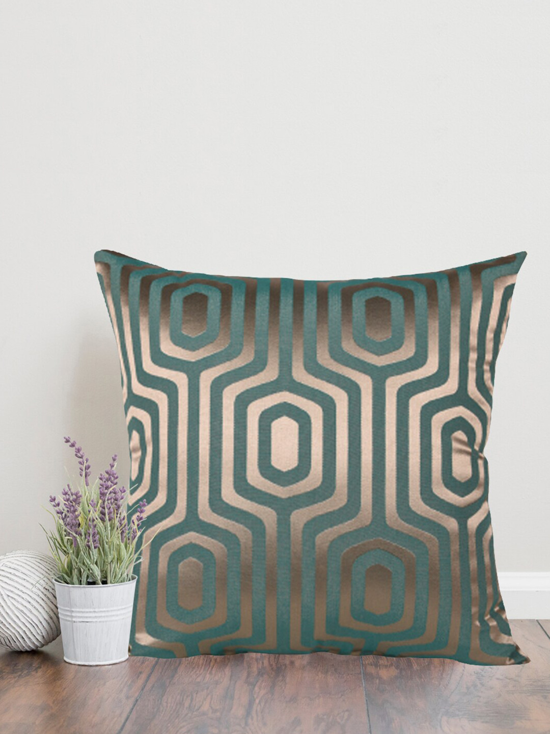 Home Green & Gold Toned Geometric Cotton Square Cushion Cover
