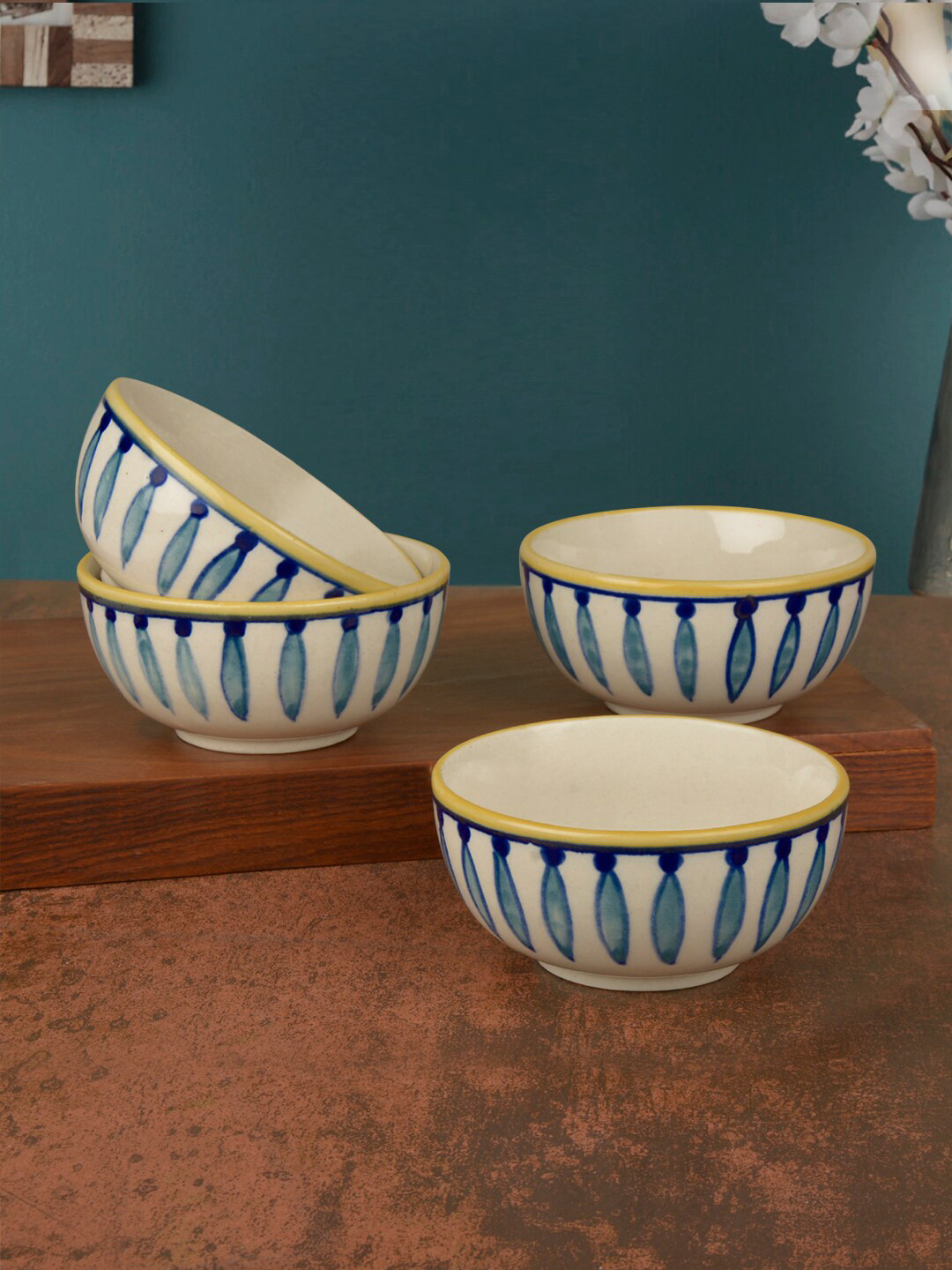 StyleMyWay Set Of 4 White & Blue Kyoto Collection Handpainted Ceramic Serving Bowls