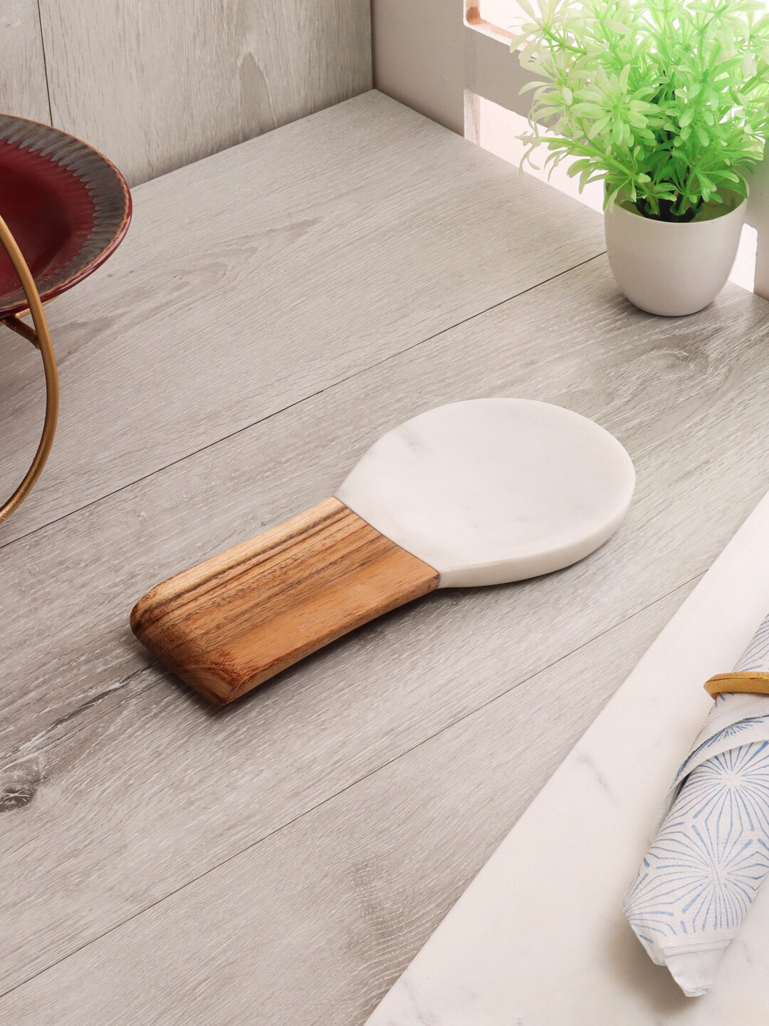 NikkisPride White & Brown Textured Marble Wooden Serving Spoon Rest