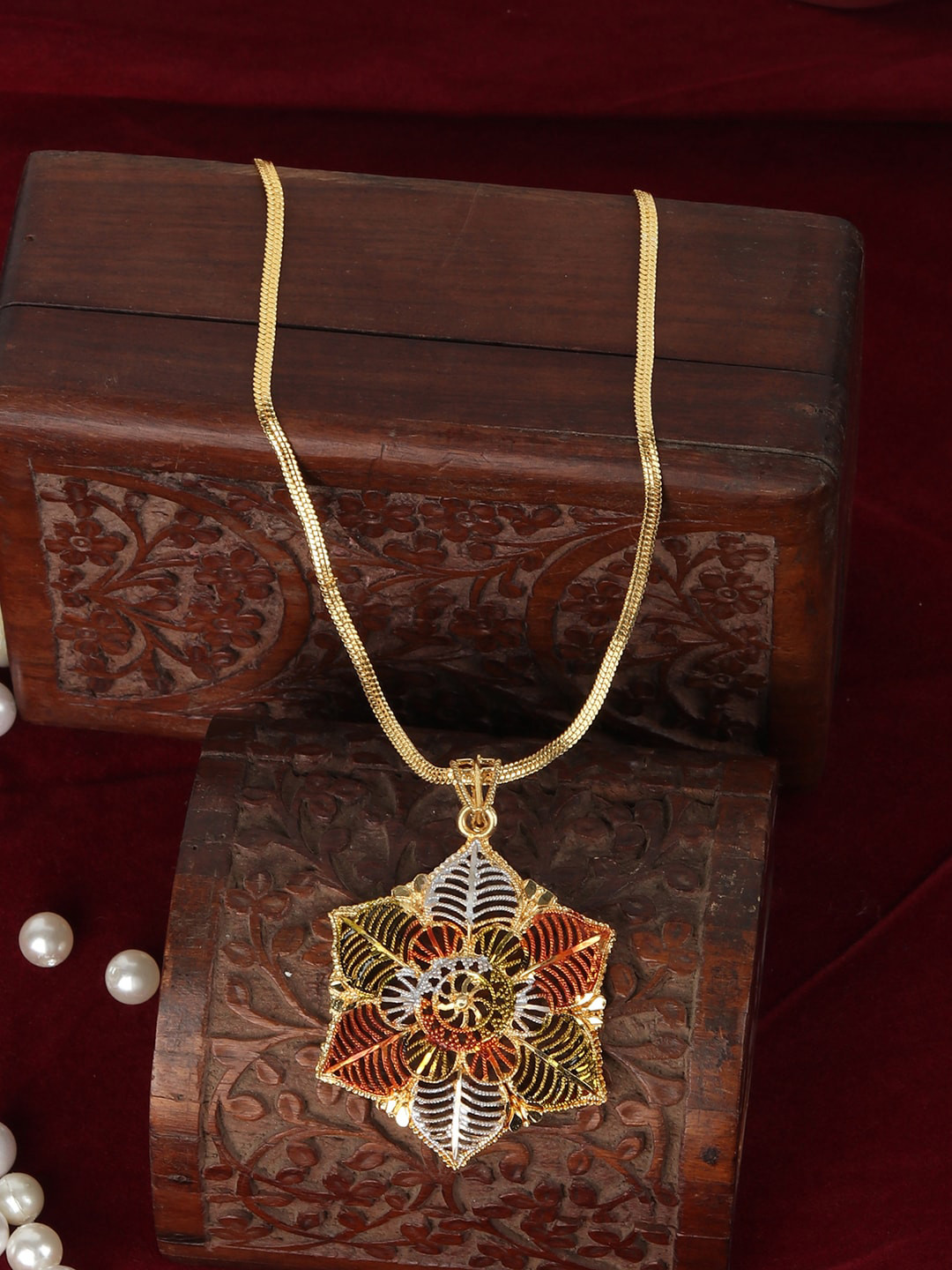 ANIKAS CREATION Gold-Plated Enamelled Lightweight Star Shaped Pendant With Chain