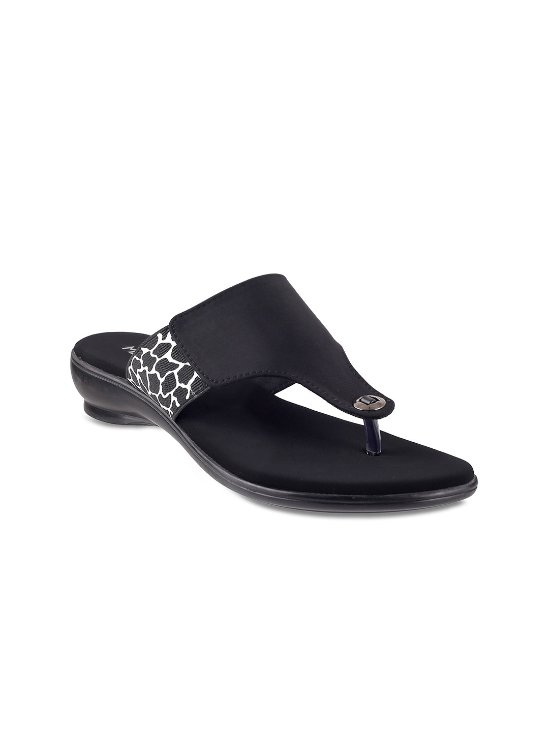 Buy Metro Women Black Flats - Flats for Women 828208 | Myntra