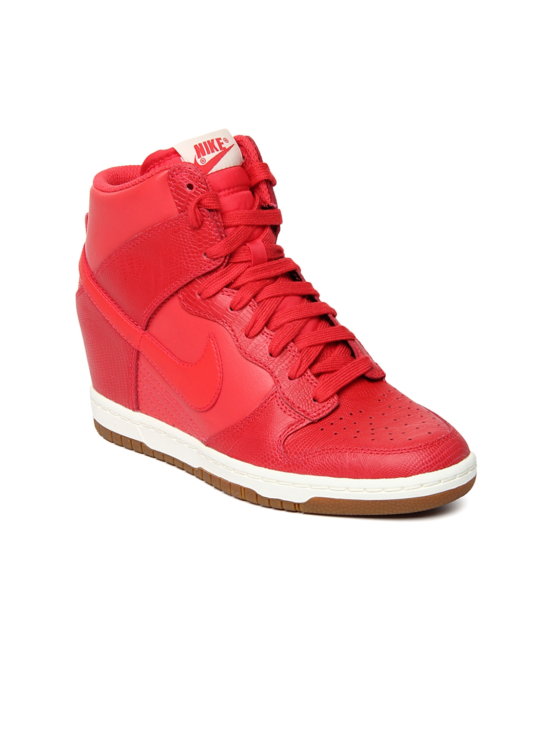 Red nike discount dunk sky high