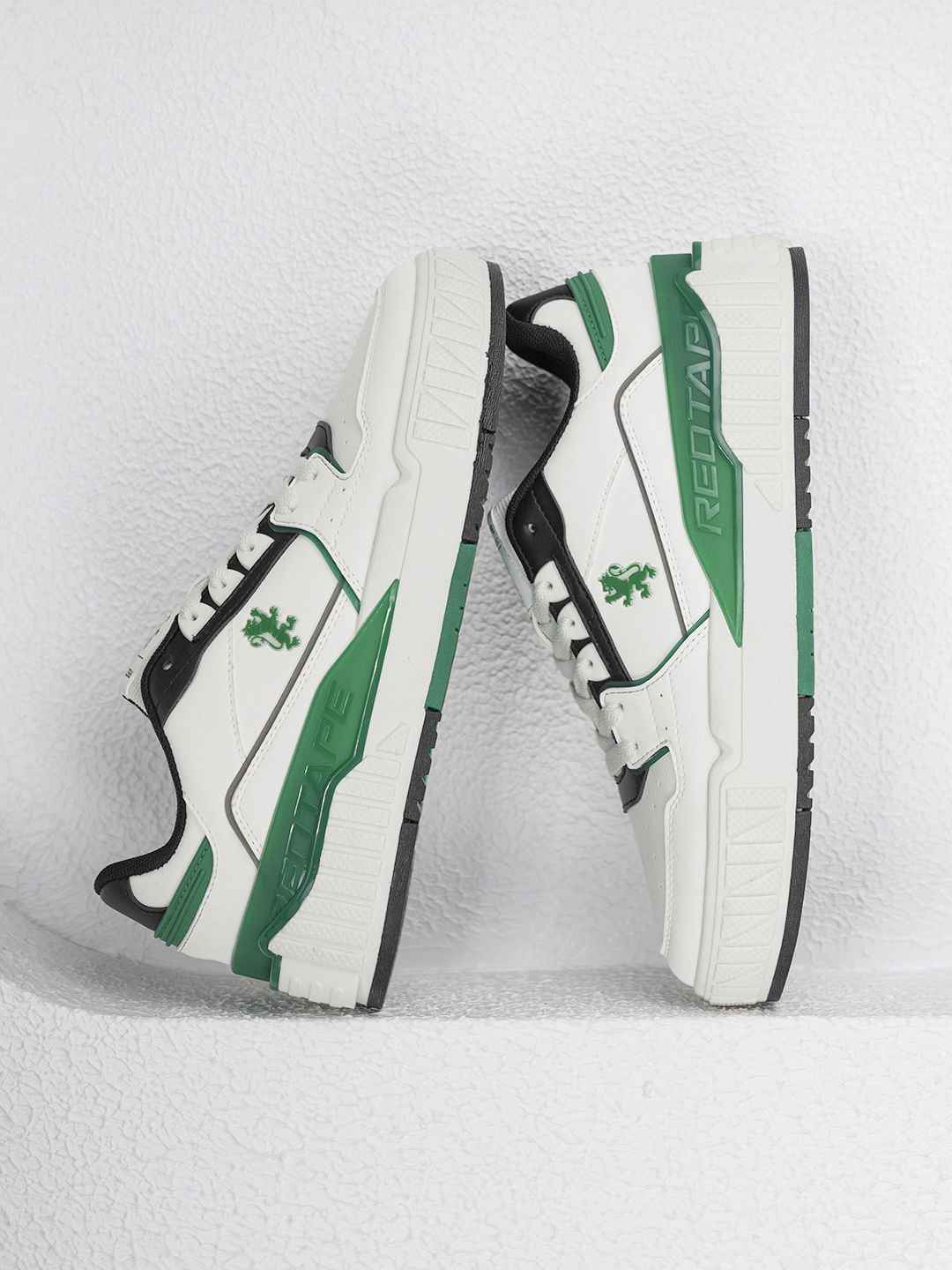 Red Tape Men Colourblocked Sneakers Red - Image 1