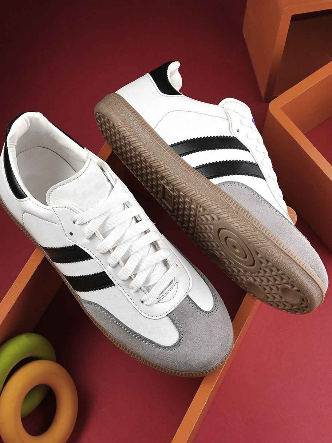 STREETLOOK Men Colourblocked Sneakers