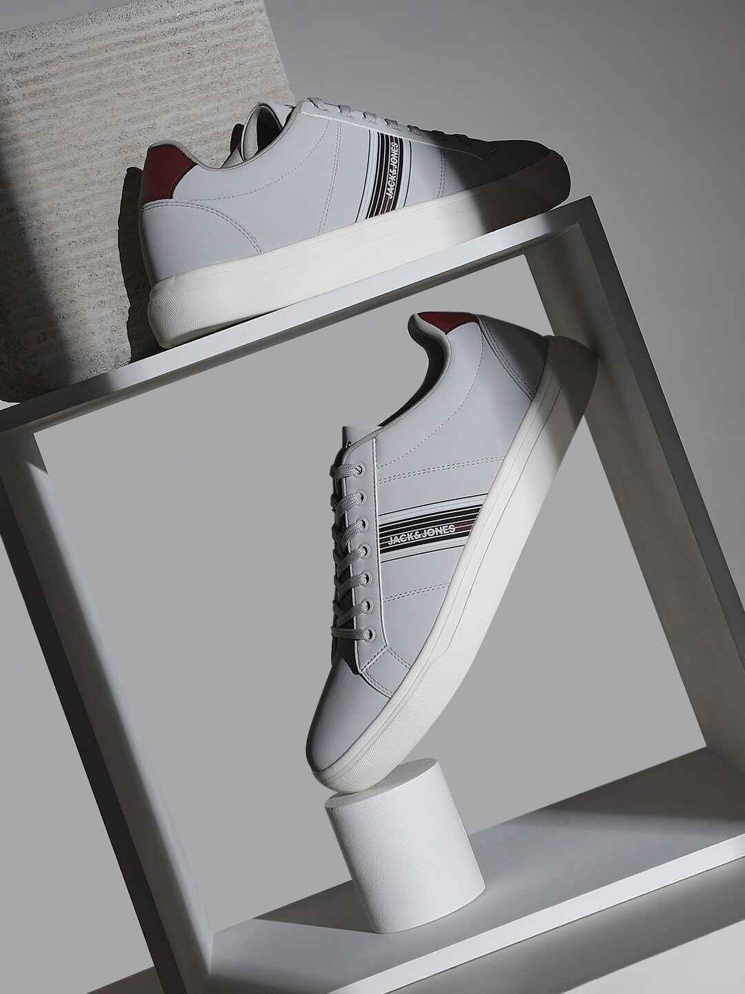 Jack & Jones Men Round Toe Lace-Ups Sneakers - Image 1