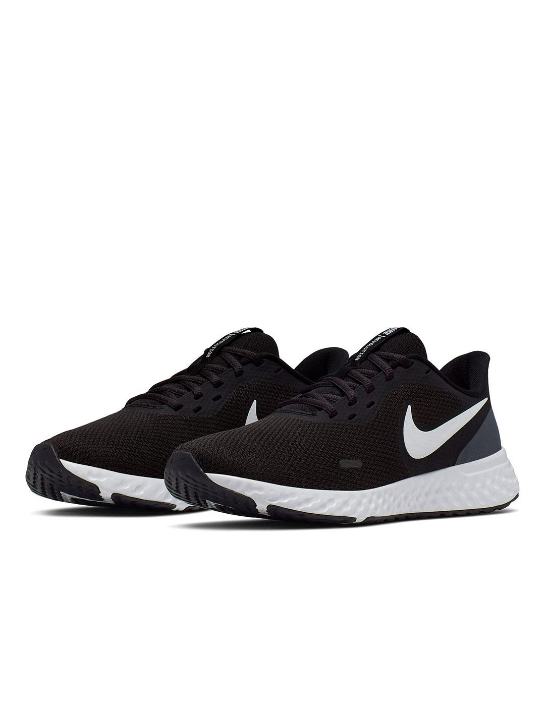 nike revolution 5 myntra