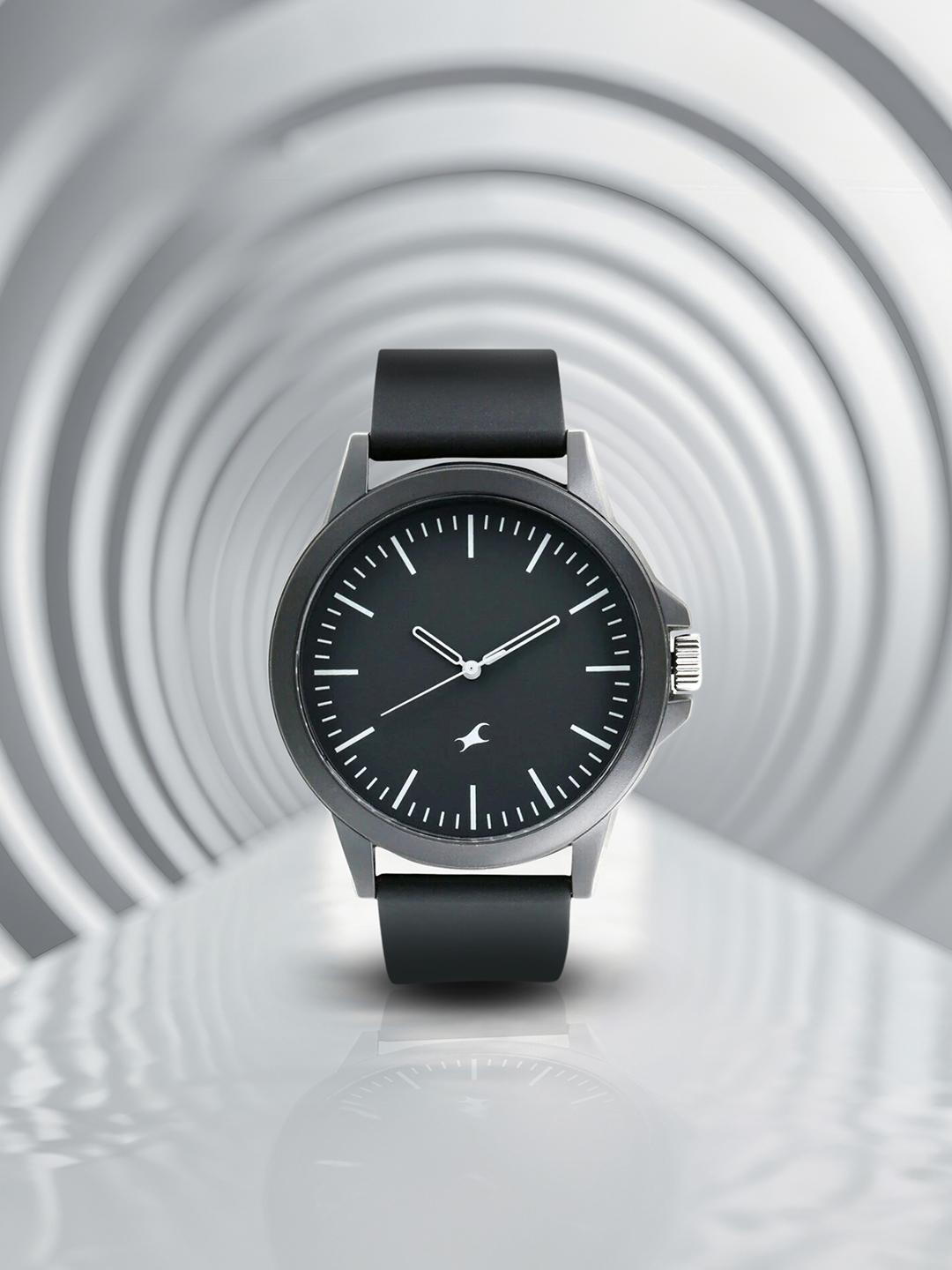 Fastrack Unisex Black Dial Silicon Straps Analogue Watch 38024PP25