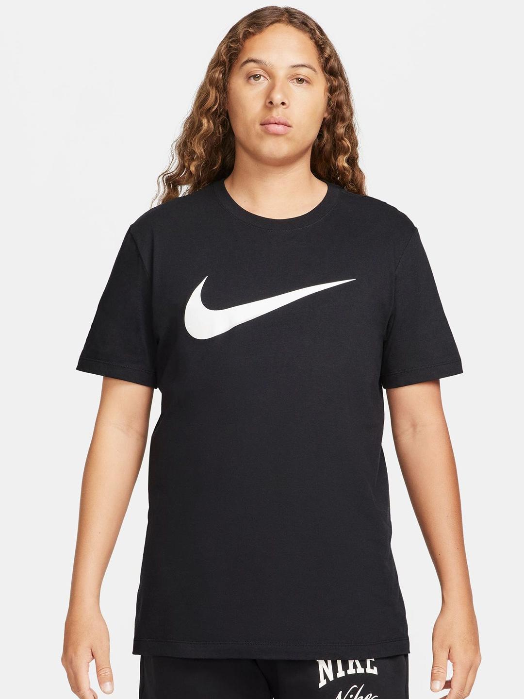 Nike Sportswear Men T-Shirt - Image 1