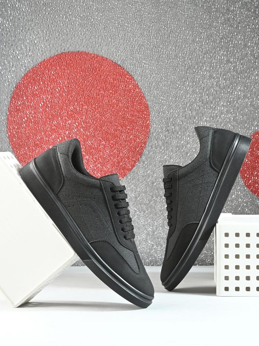 Roadster Men Lace Up Casual Sneakers - Image 1