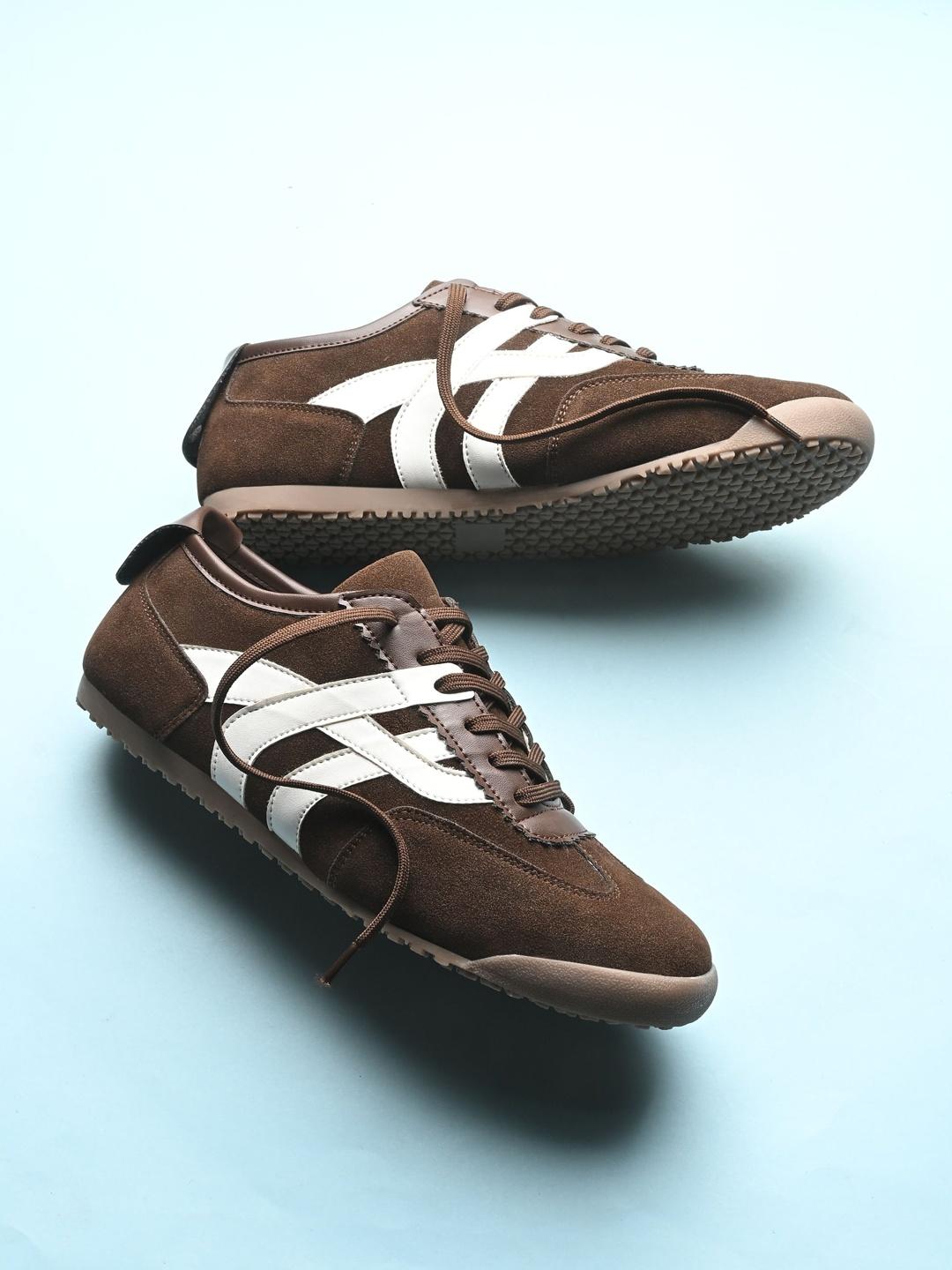 Roadster Lifestyle Co Men Round Toe Lace-Ups Sneakers