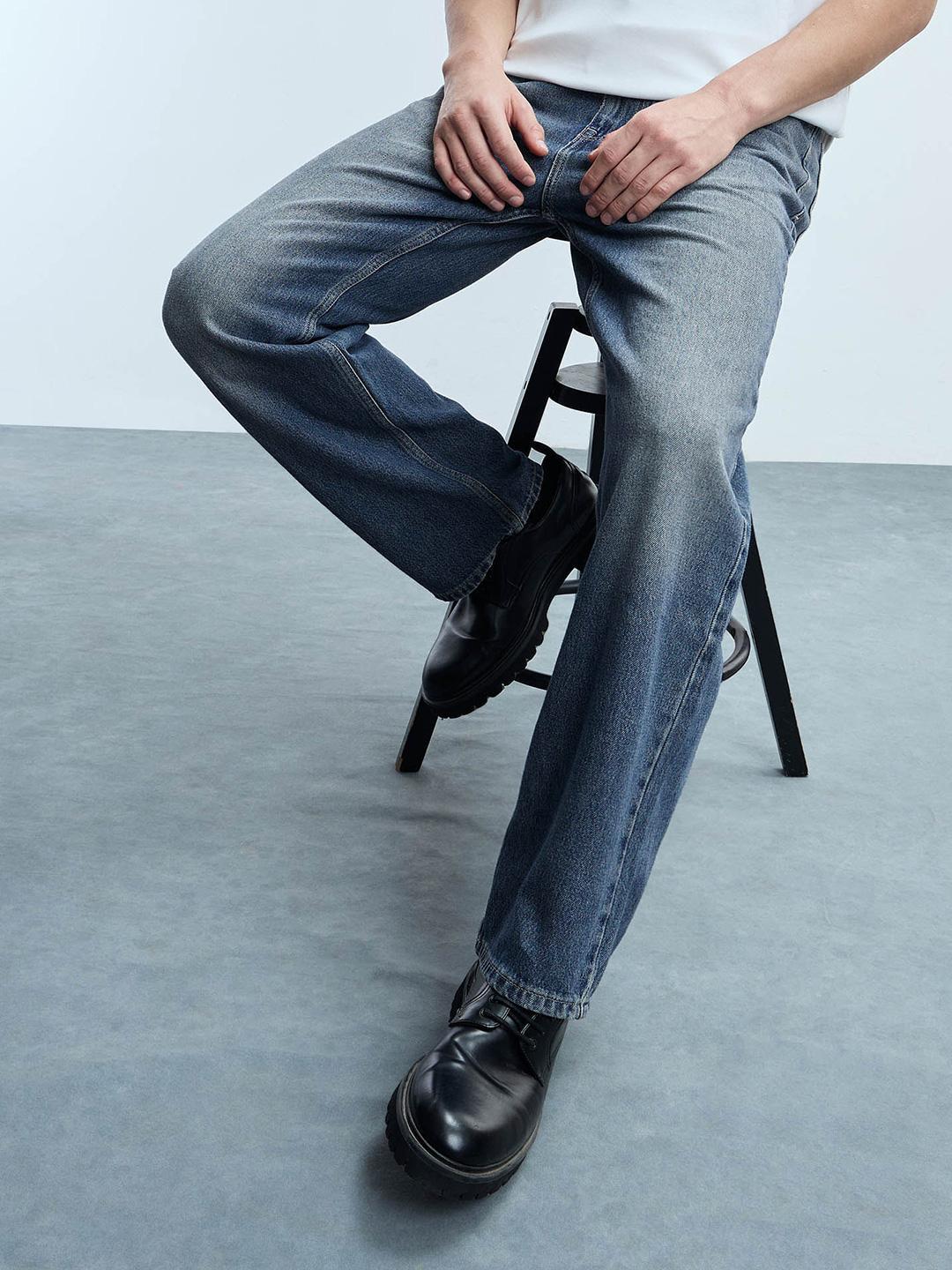 Flying Machine Men Relaxed Fit Mid-Rise Light Fade Jeans - Image 1