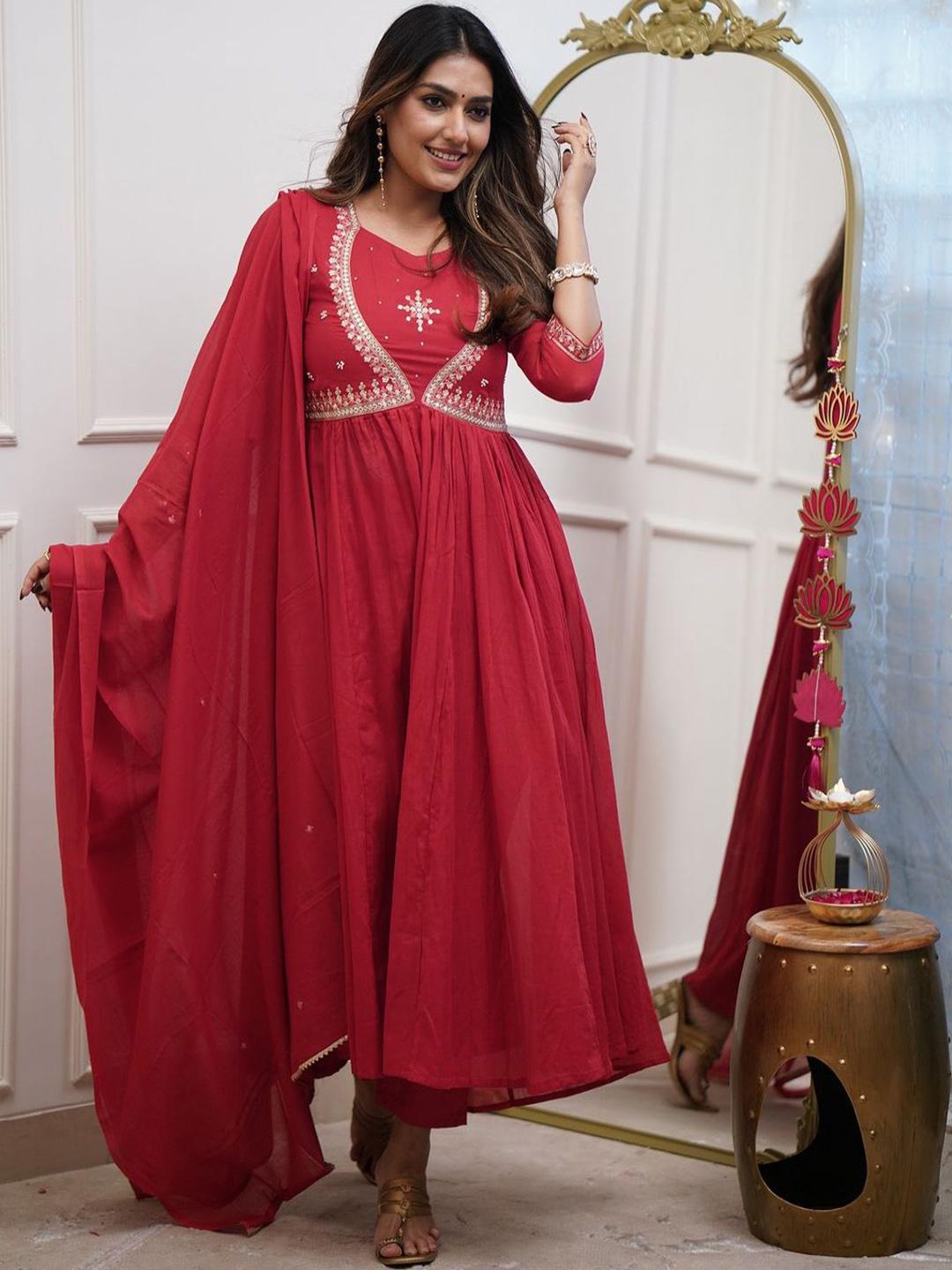 Buy JAPNAAM Women Embroidered Pleated Thread Work Kurta with
