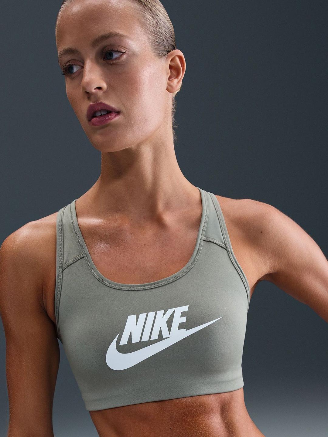 〈 NIKE 〉 CROP TOP BRA ホワイト&ブラック 2枚セット Cropped Tops and T-Shirts. Nike JP