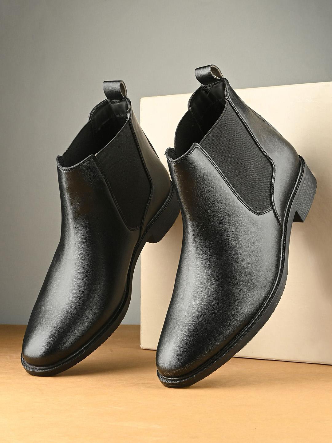 Roadster Men Casual Chelsea Boots