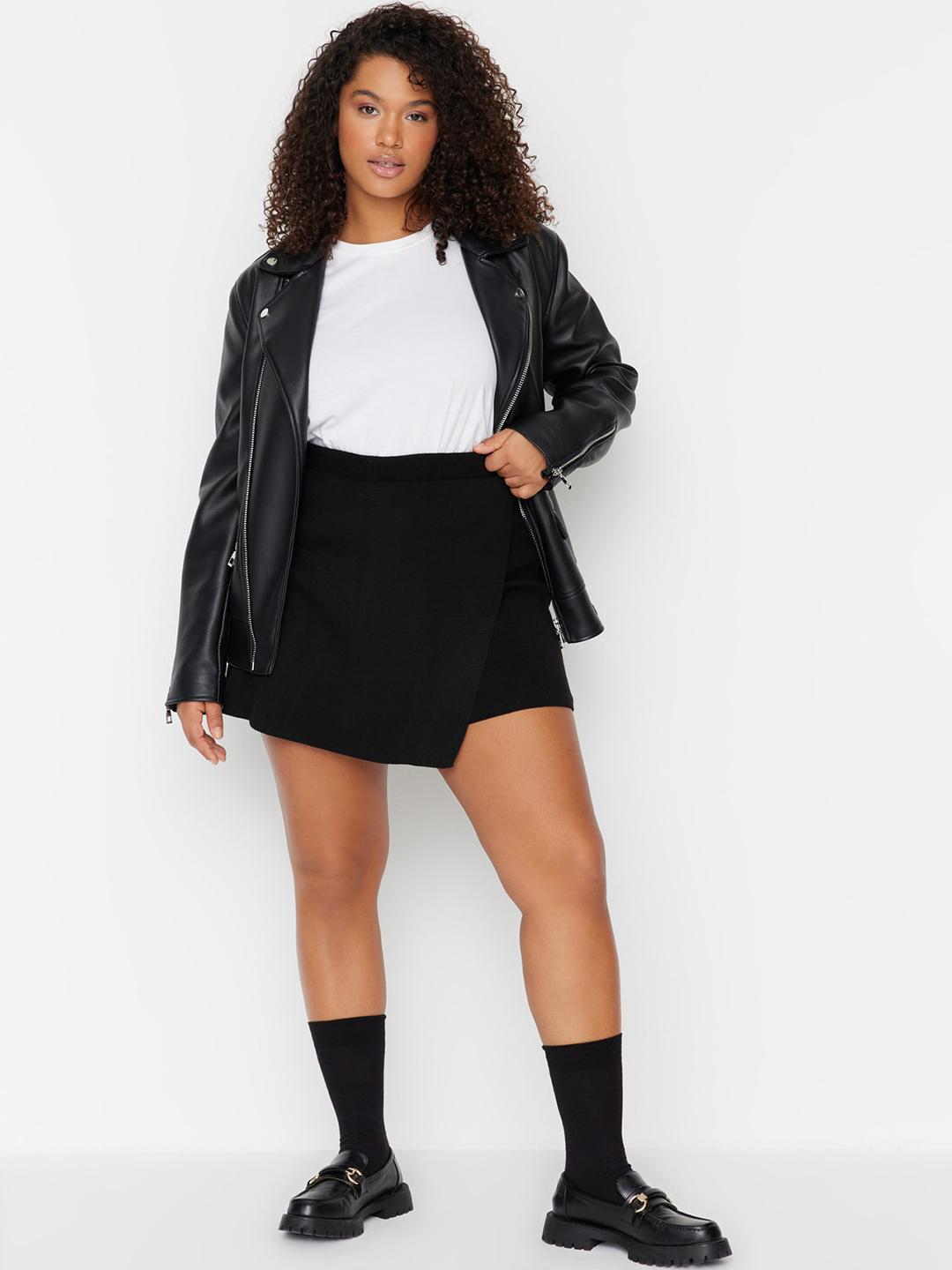 Buy Trendyol Plus Size Acrylic Skorts Mini Skirt - Skirts for