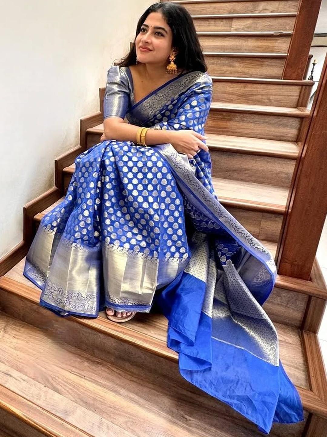 Buy CANIZZARO Ethnic Motifs Woven Design Zari Banarasi Saree