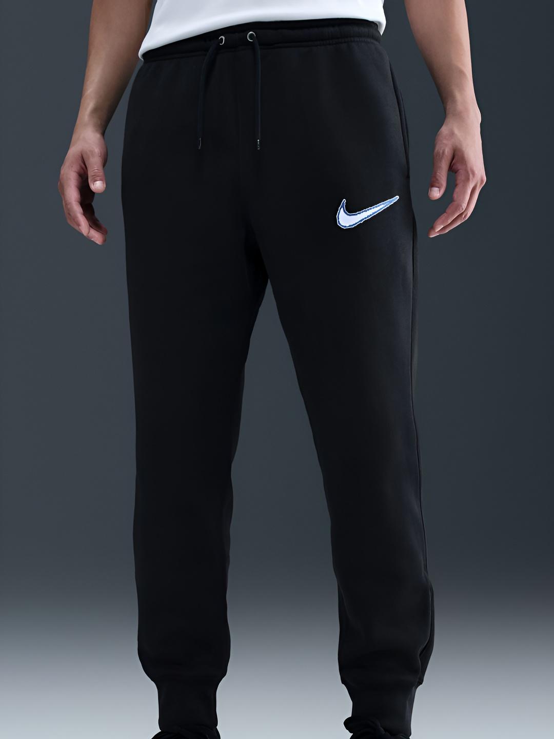 nike joggers myntra