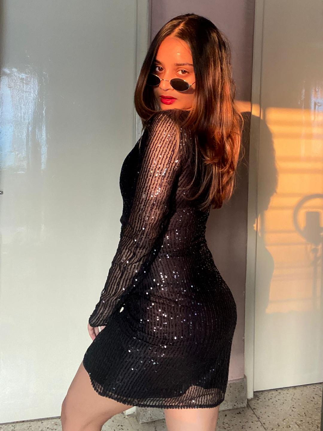 Buy SASSAFRAS Women Black Solid Shimmer & Sequin Dress - Dresses for Women 20258556 | Myntra Buy SASSAFRAS Women Black Solid Shimmer & Sequin Dress - Dresses for Women 20258556 | Myntra
