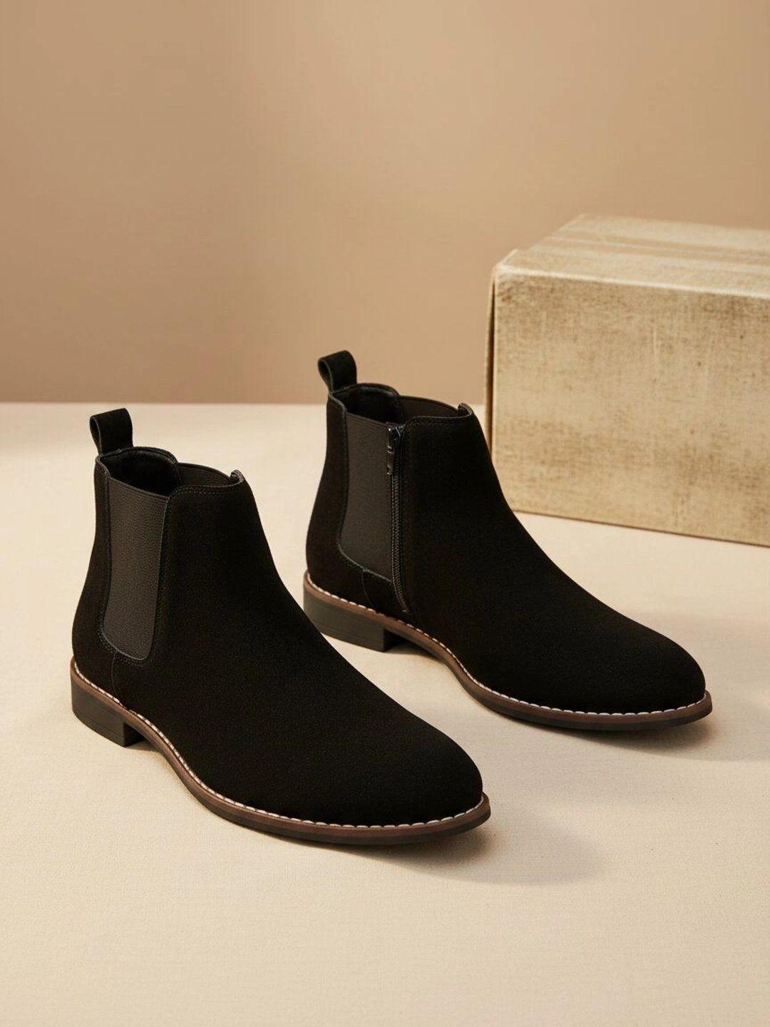 Roadster Men Round Toe Slip-On Chelsea Boots - Image 1