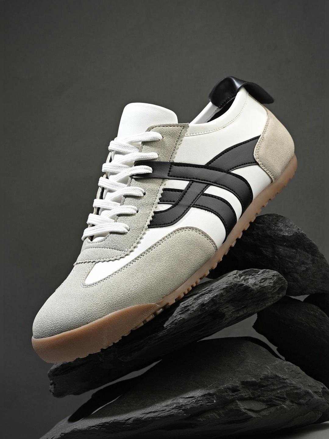 Roadster Lifestyle Co Men Round Toe Sneakers