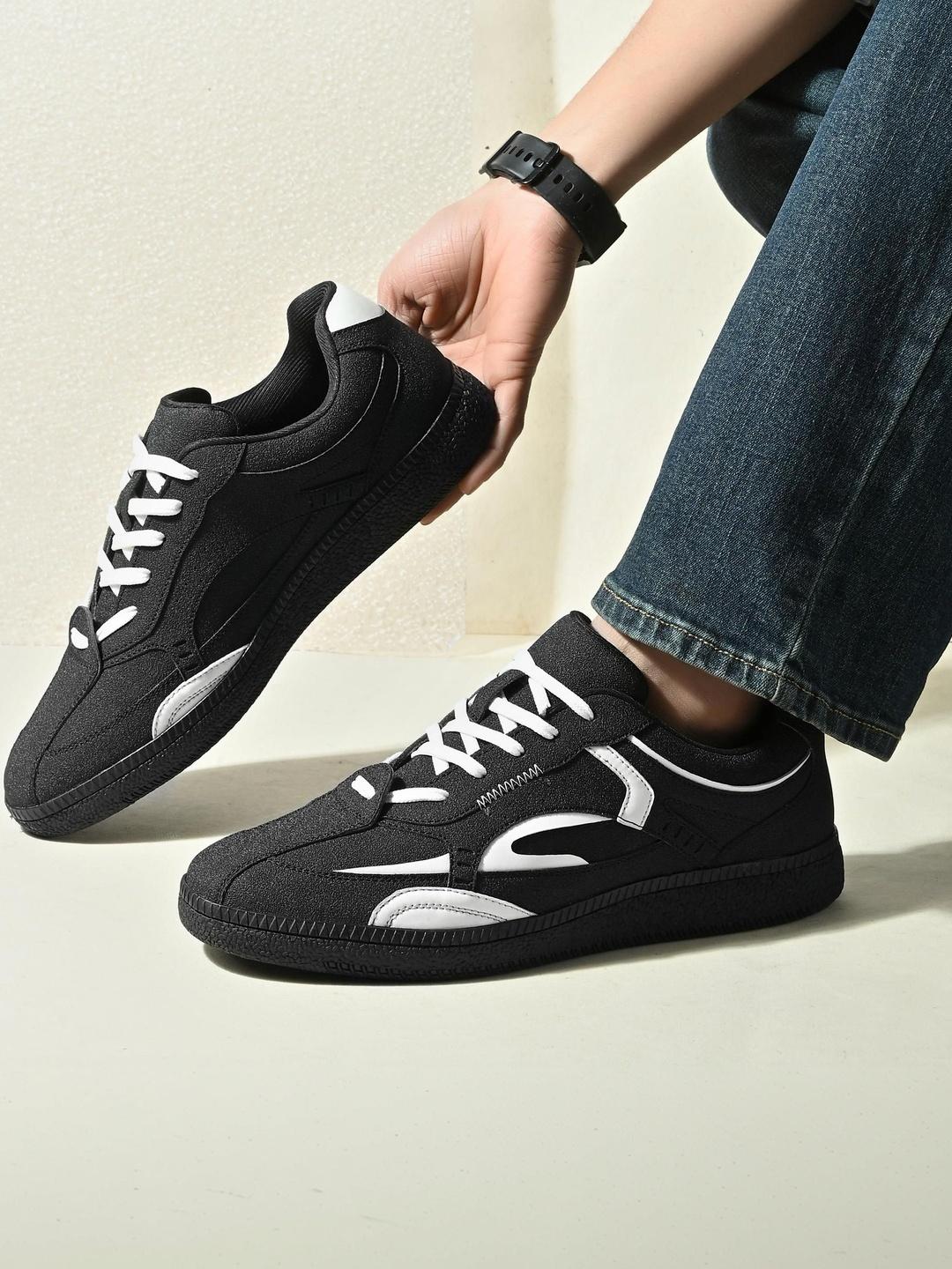 Roadster Men Round Toe Lightweight Lace-Ups Sneakers - Image 1
