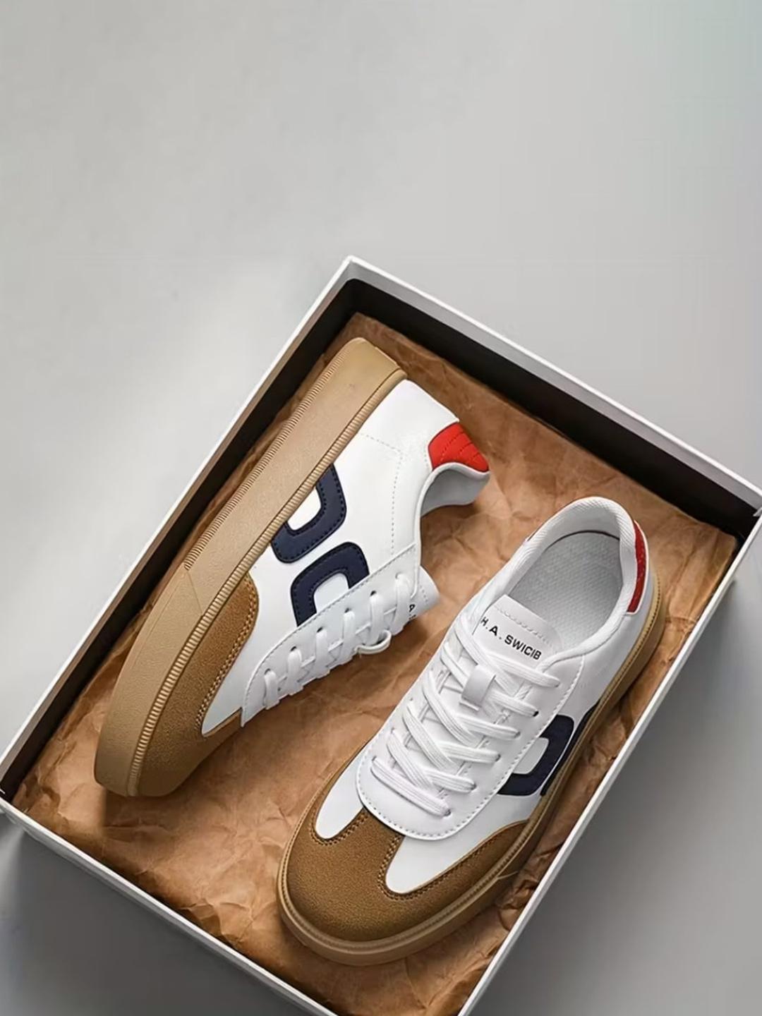 Robbie Jones Men Colourblocked PU Sneakers